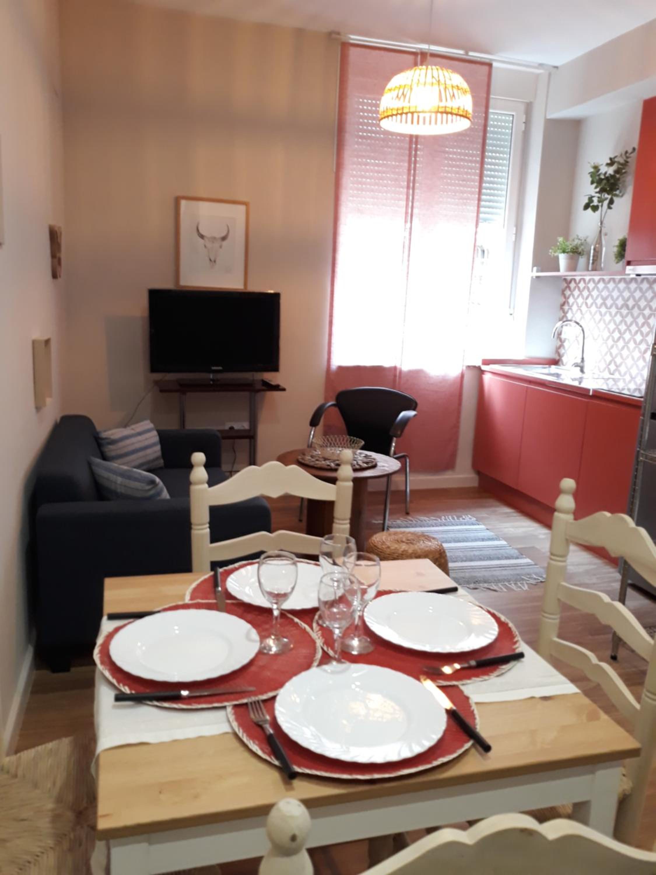 Two-Bedroom Apartment - Photo 6