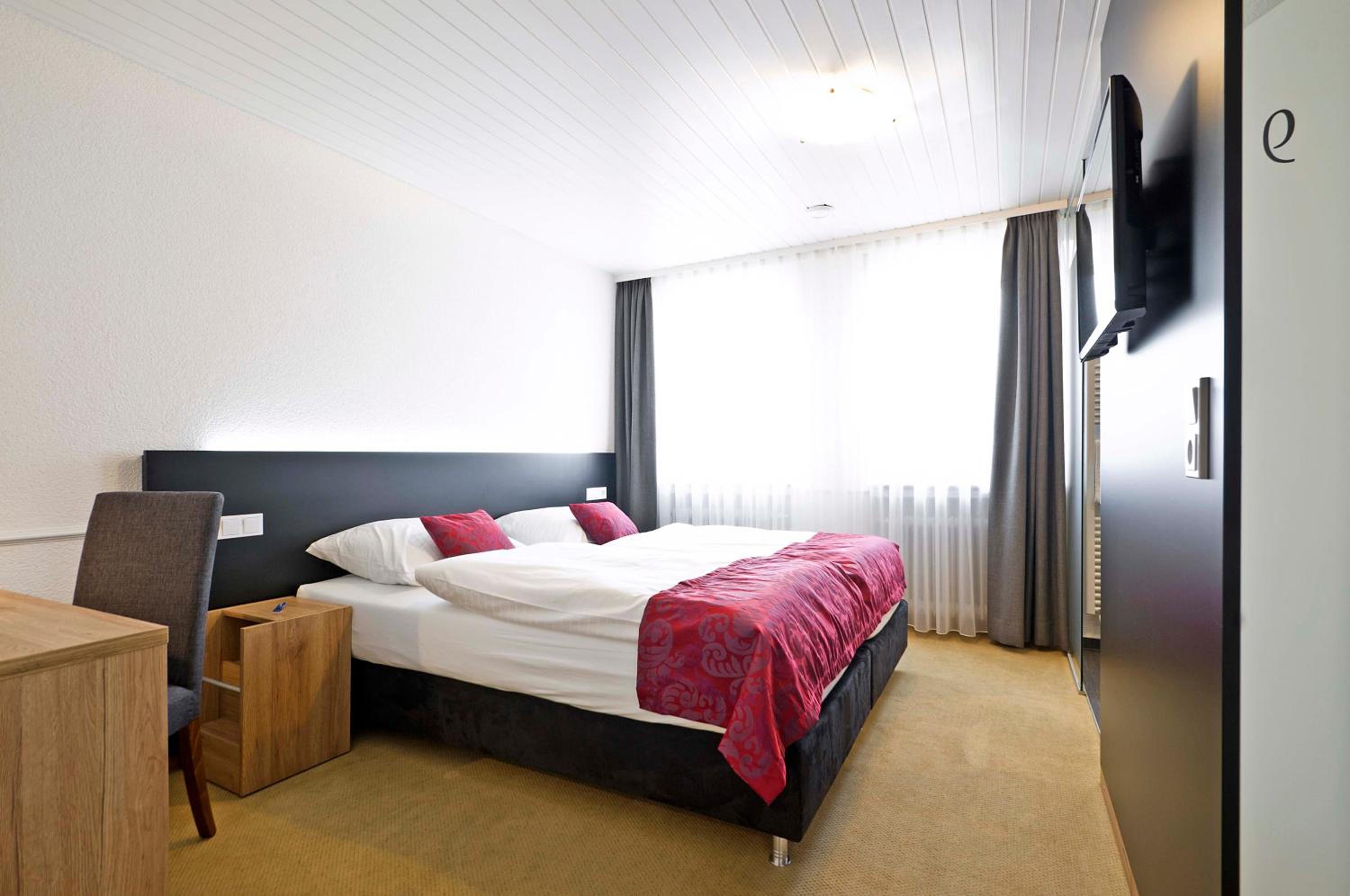 Double Room - Photo 8