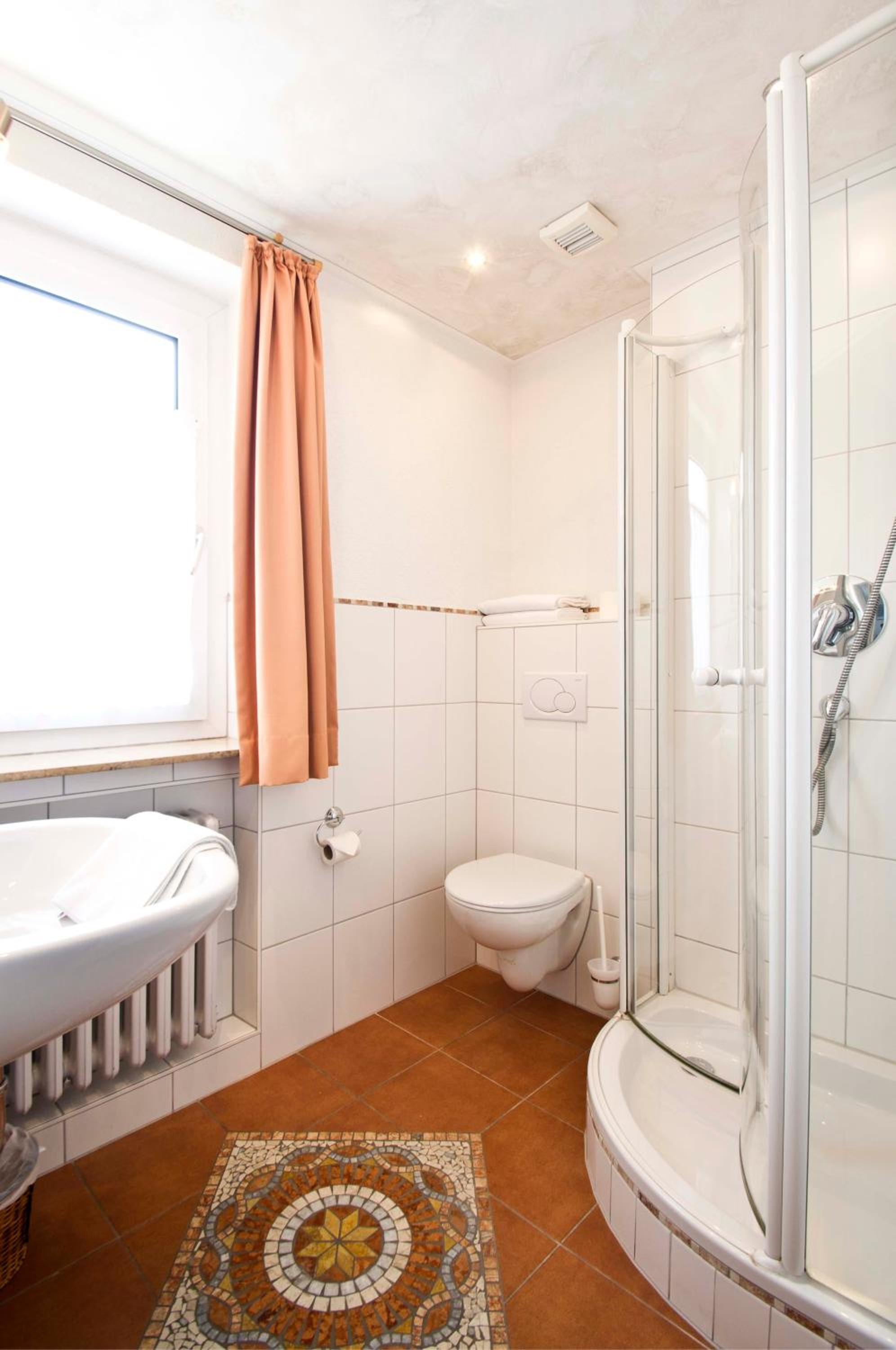 Double Room - Photo 6