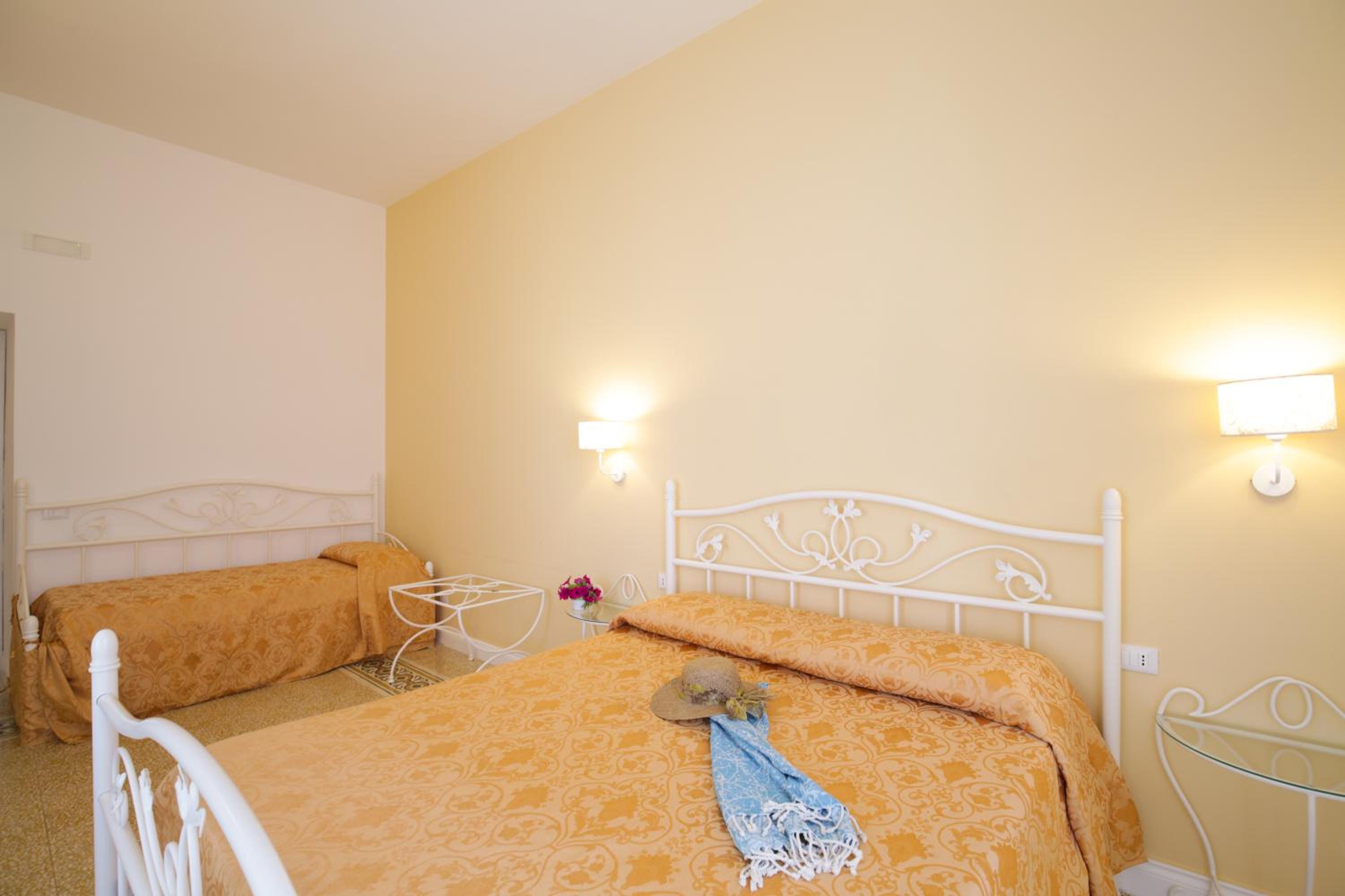 Quadruple Room photo 2
