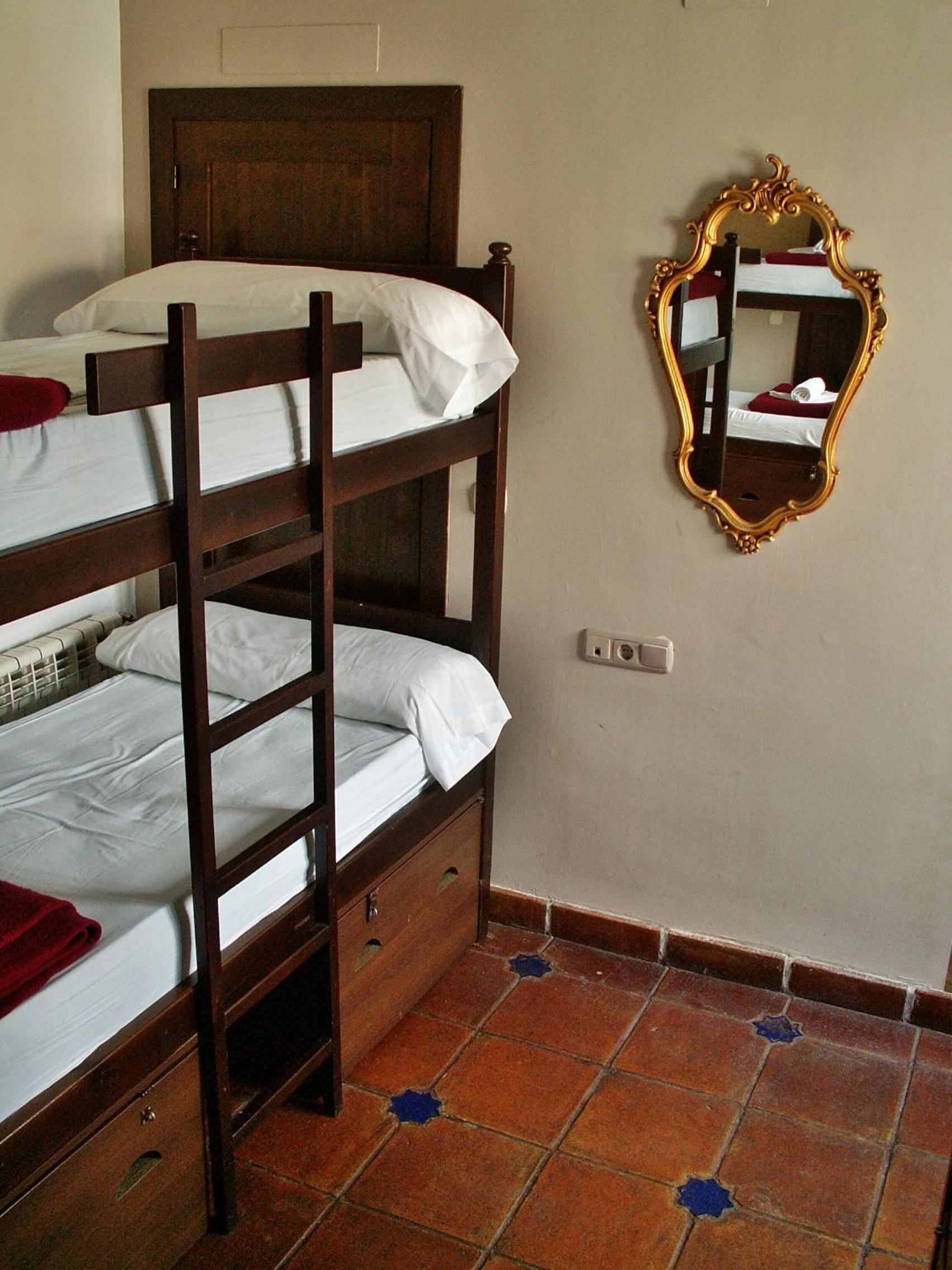 Bed in 6-Bed Female Dormitory Room photo 2
