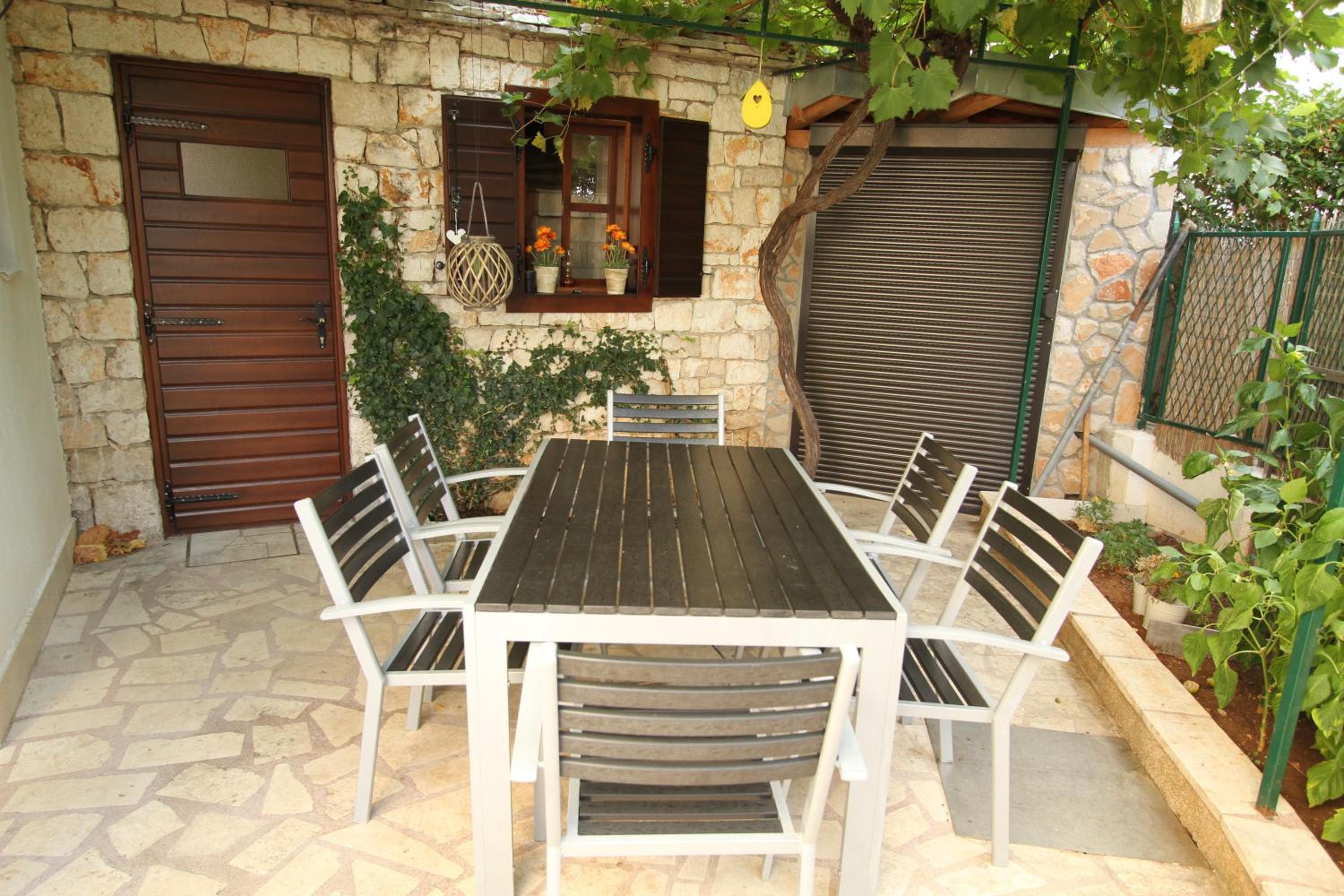 Apartment - Ground Floor photo 3