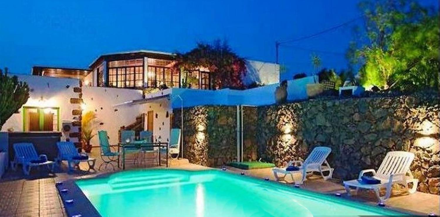Villa photo 2