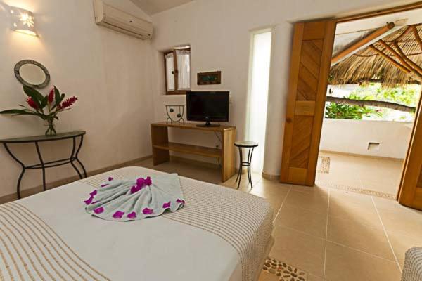 Standard Double Room with Two Double Beds - Photo 4