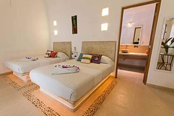 Standard Double Room with Two Double Beds - Photo 3