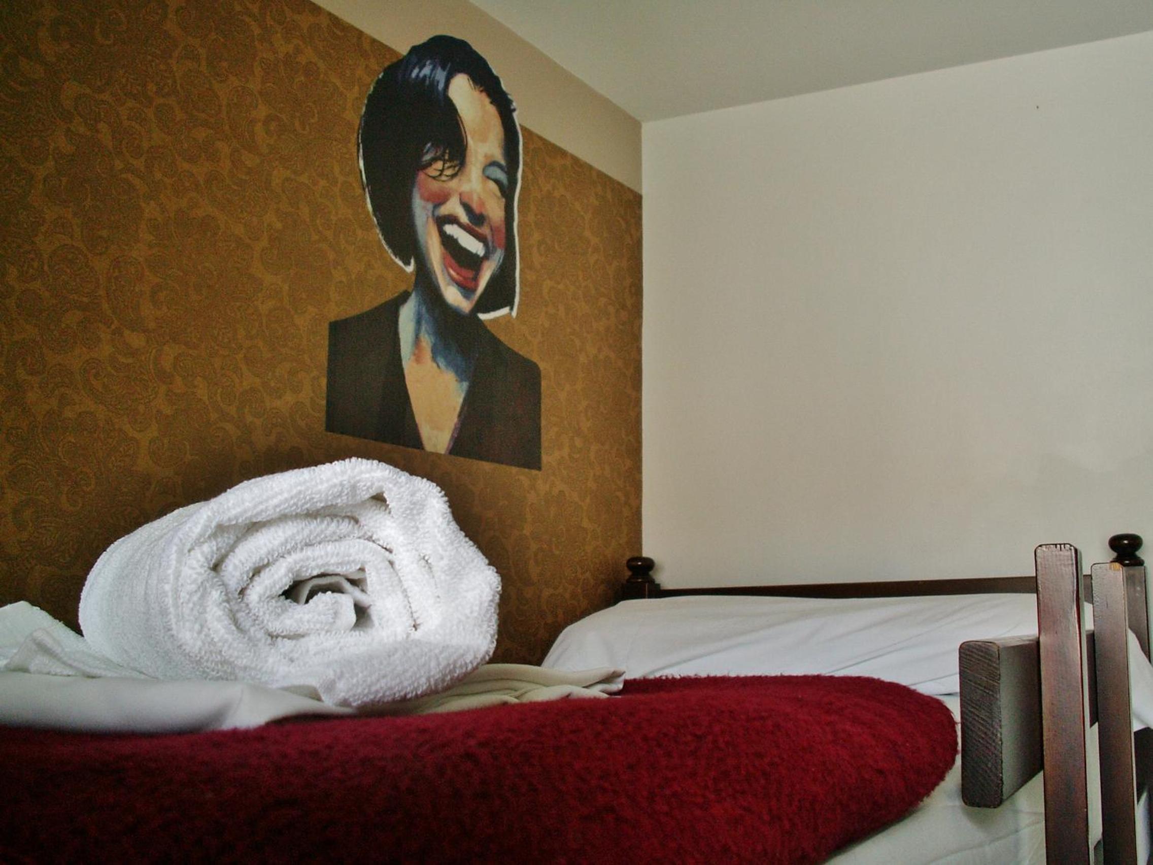 Bed in 6-Bed Mixed Dormitory Room photo 2