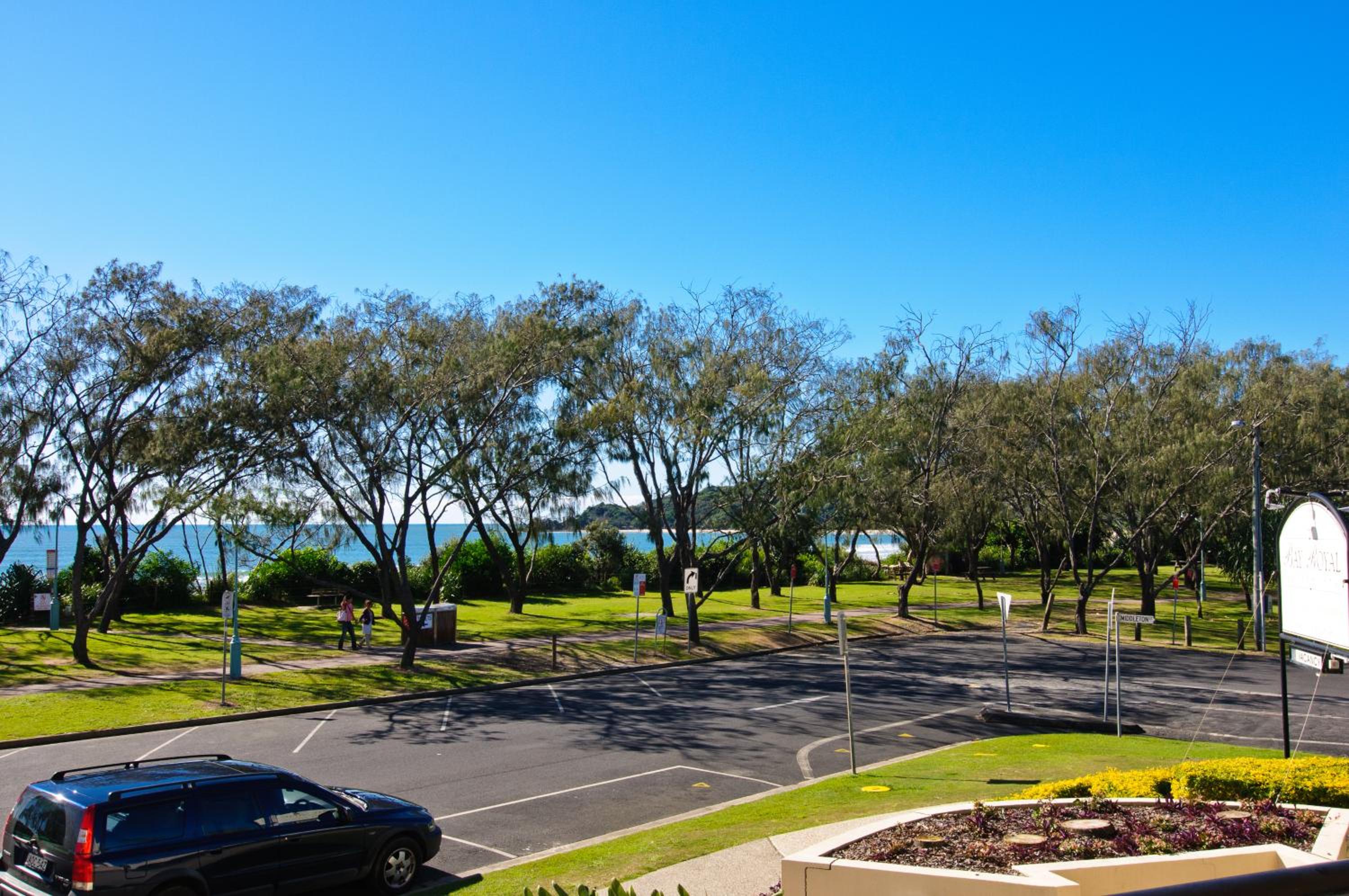 Premium Four-Bedroom Apartment with Beach View (Apt 9), photo 6