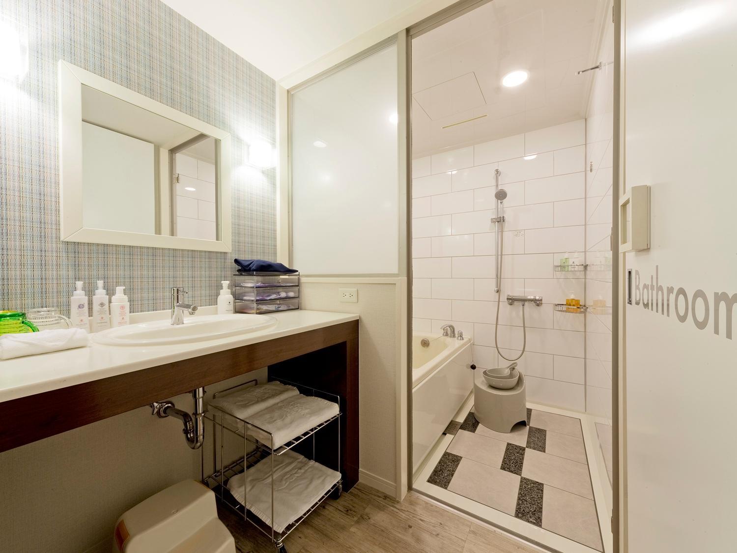 Standard King Room - Non-Smoking - Photo 3