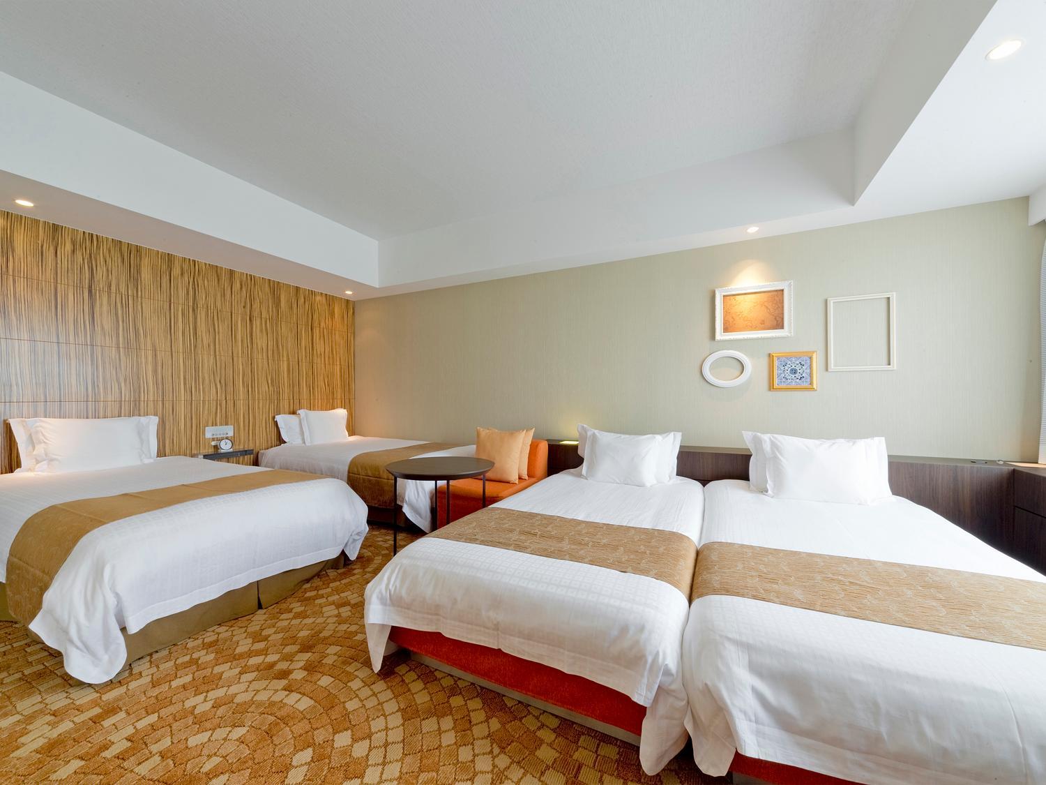 Deluxe Quadruple Room - Non-Smoking - Photo 1