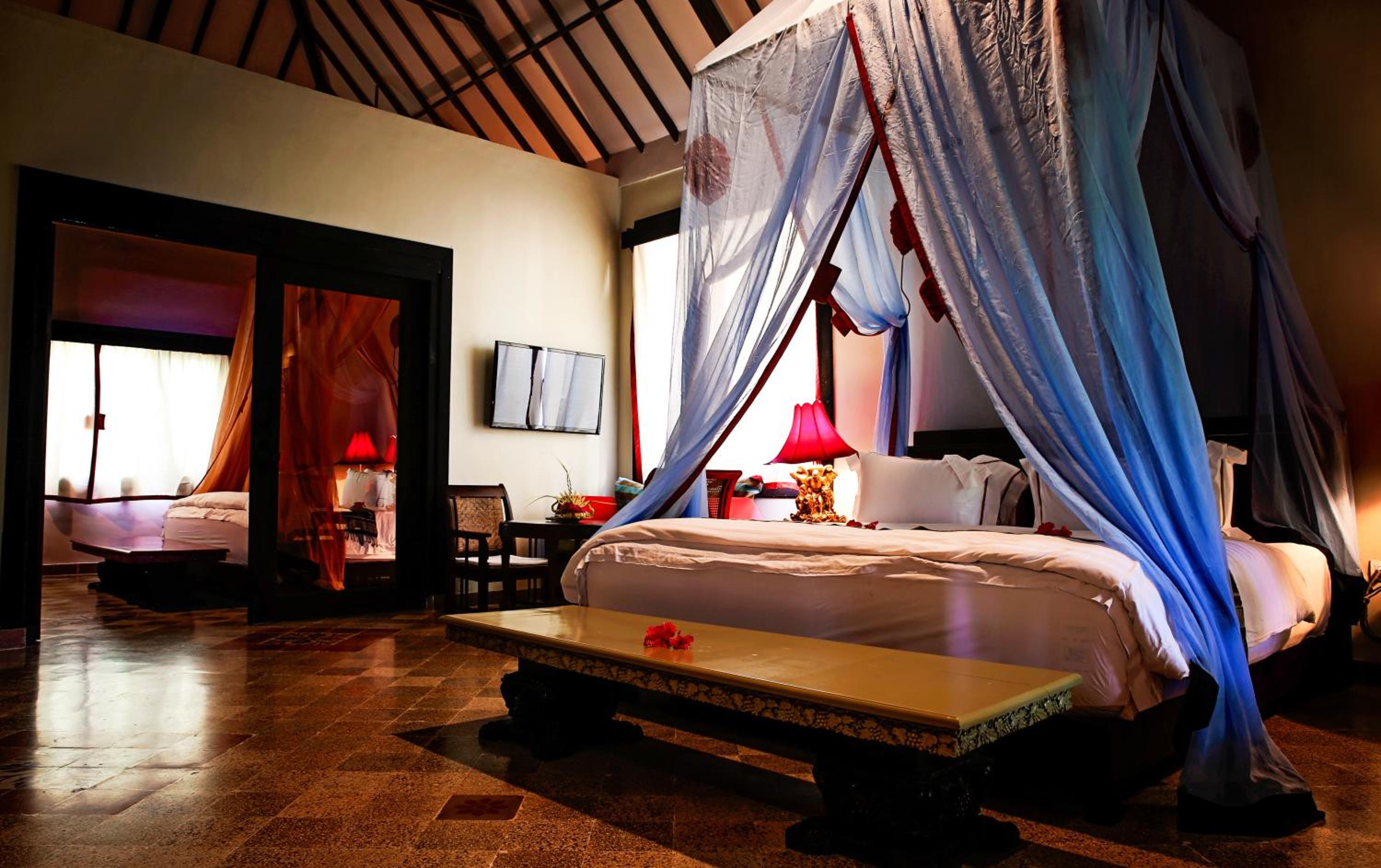 Two Bedroom Villa with Free Signature Daily Afternoon Tea - Photo 1