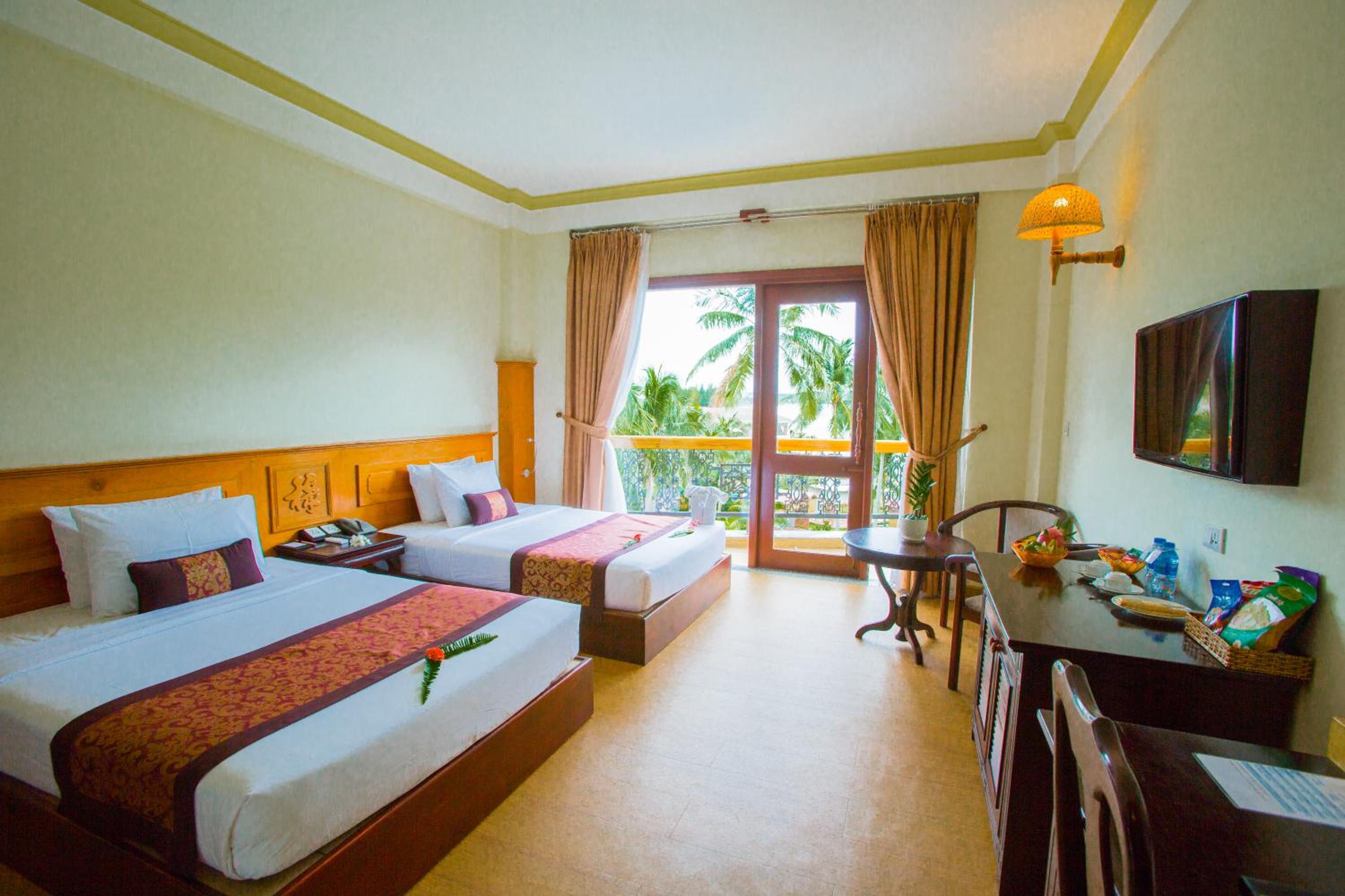 Deluxe Double or Twin Room with Garden View
