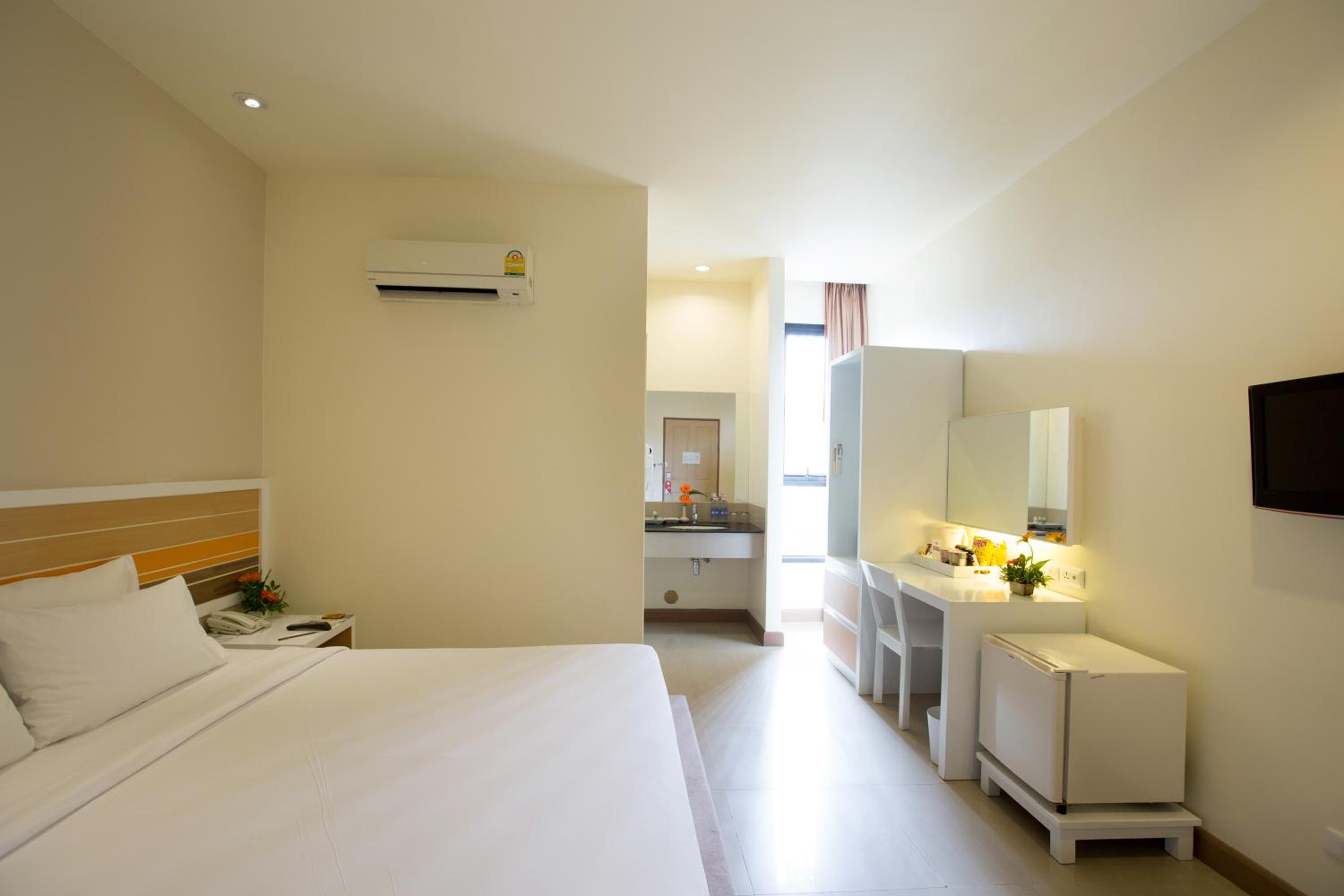 Superior Deluxe Double or Twin Room  - Photo 3