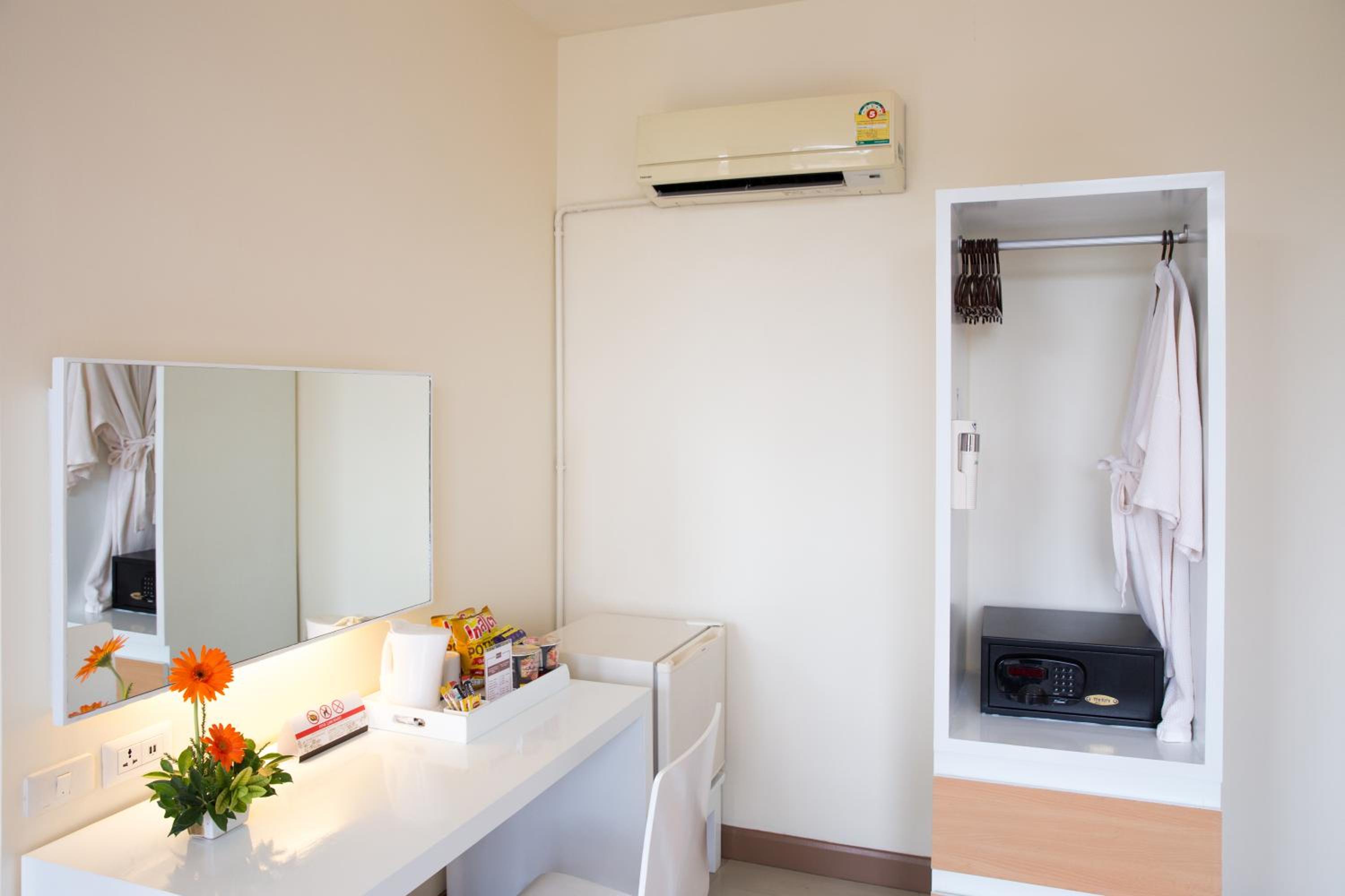 Deluxe Double or Twin Room with Mountain View - Photo 3