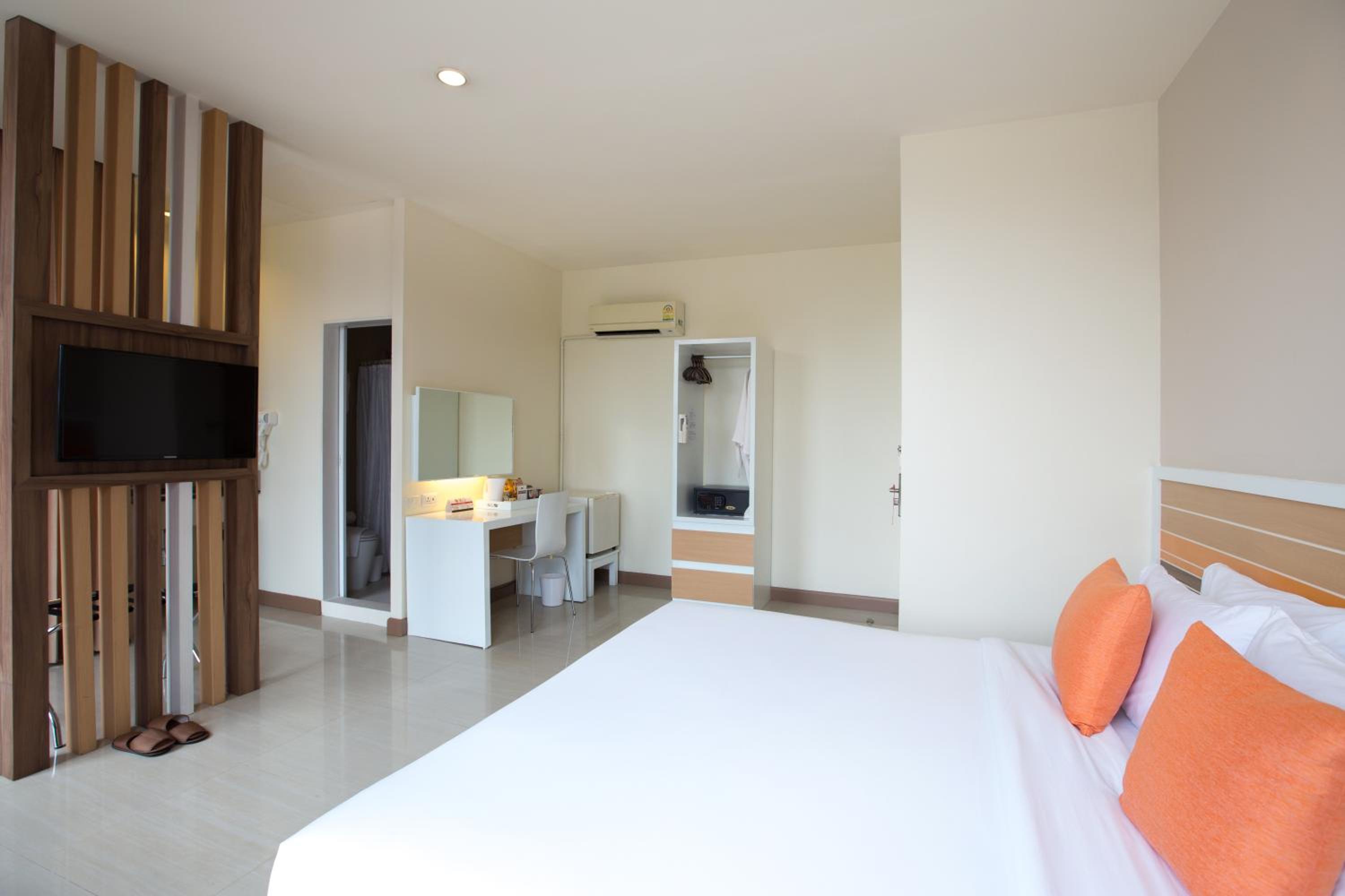 Deluxe Double or Twin Room with Mountain View - Photo 9