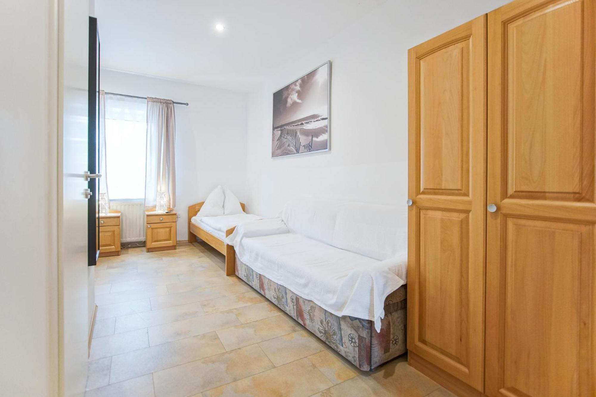 Standard Twin Room photo 3