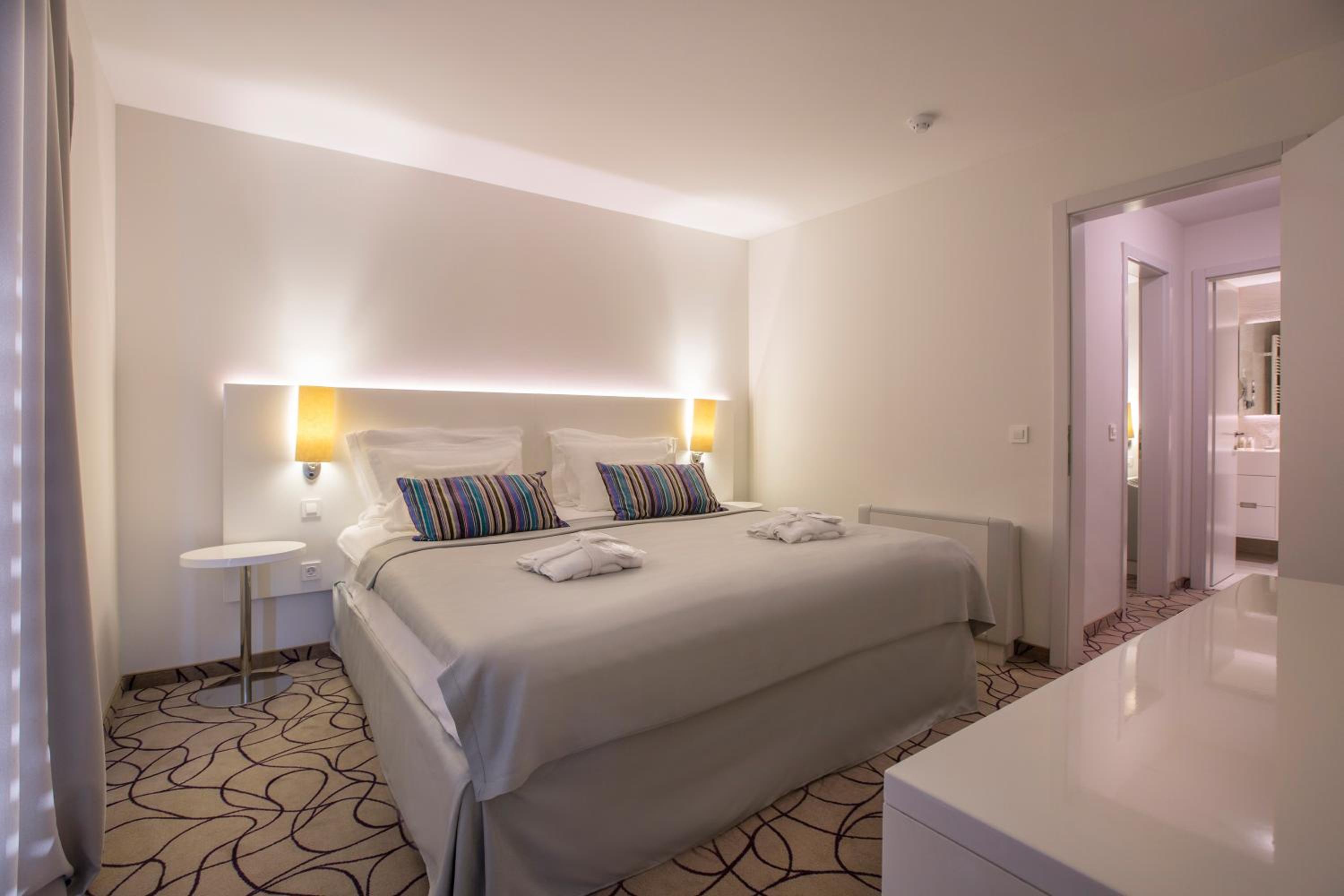 Suite with Balcony and Sea View photo 3