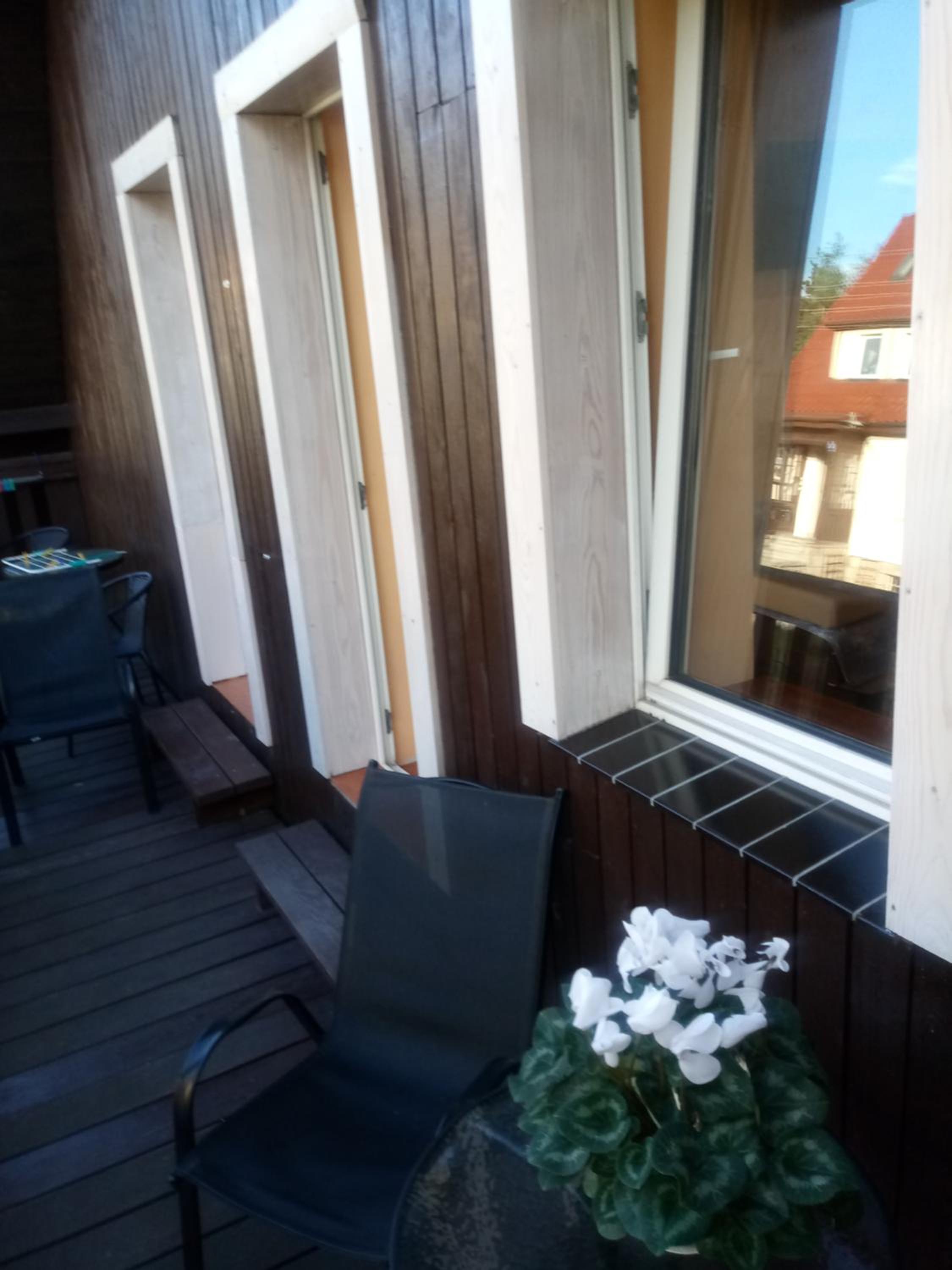 Family Room with Balcony photo 3