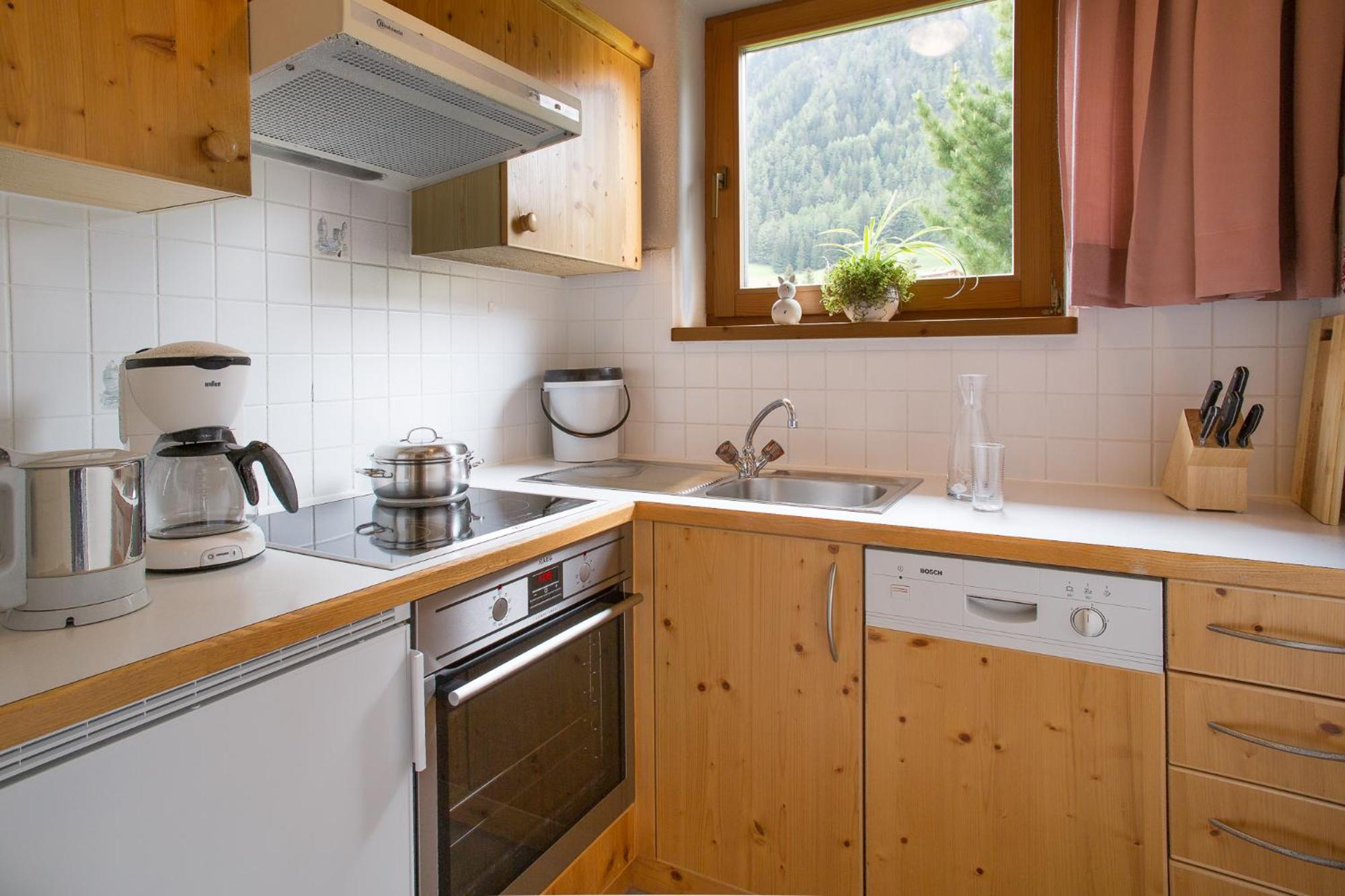 One-Bedroom Apartment with Balcony photo 2