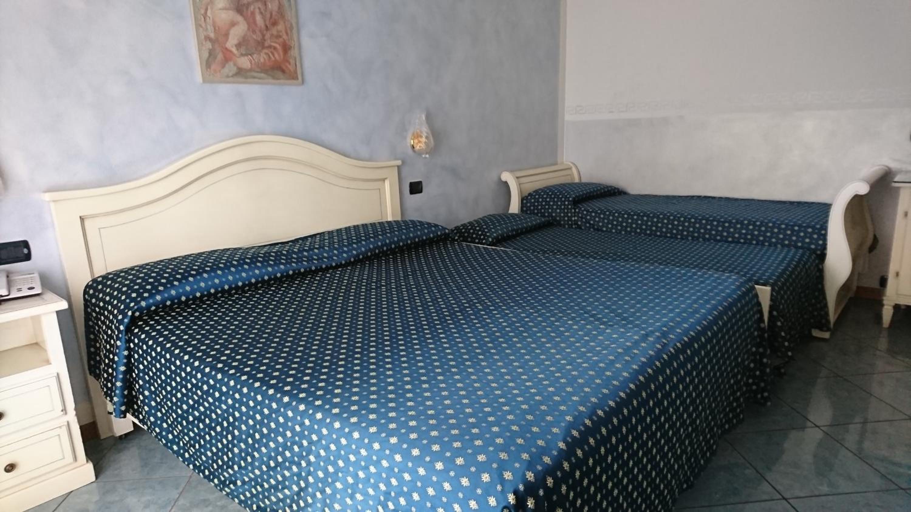 Standard Quadruple Room photo 2