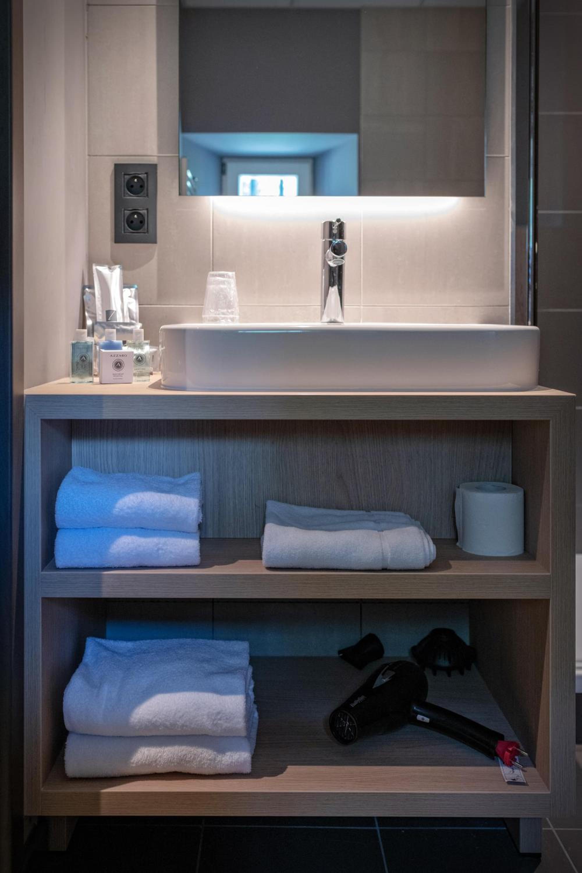 Standard Double or Twin Room photo 1