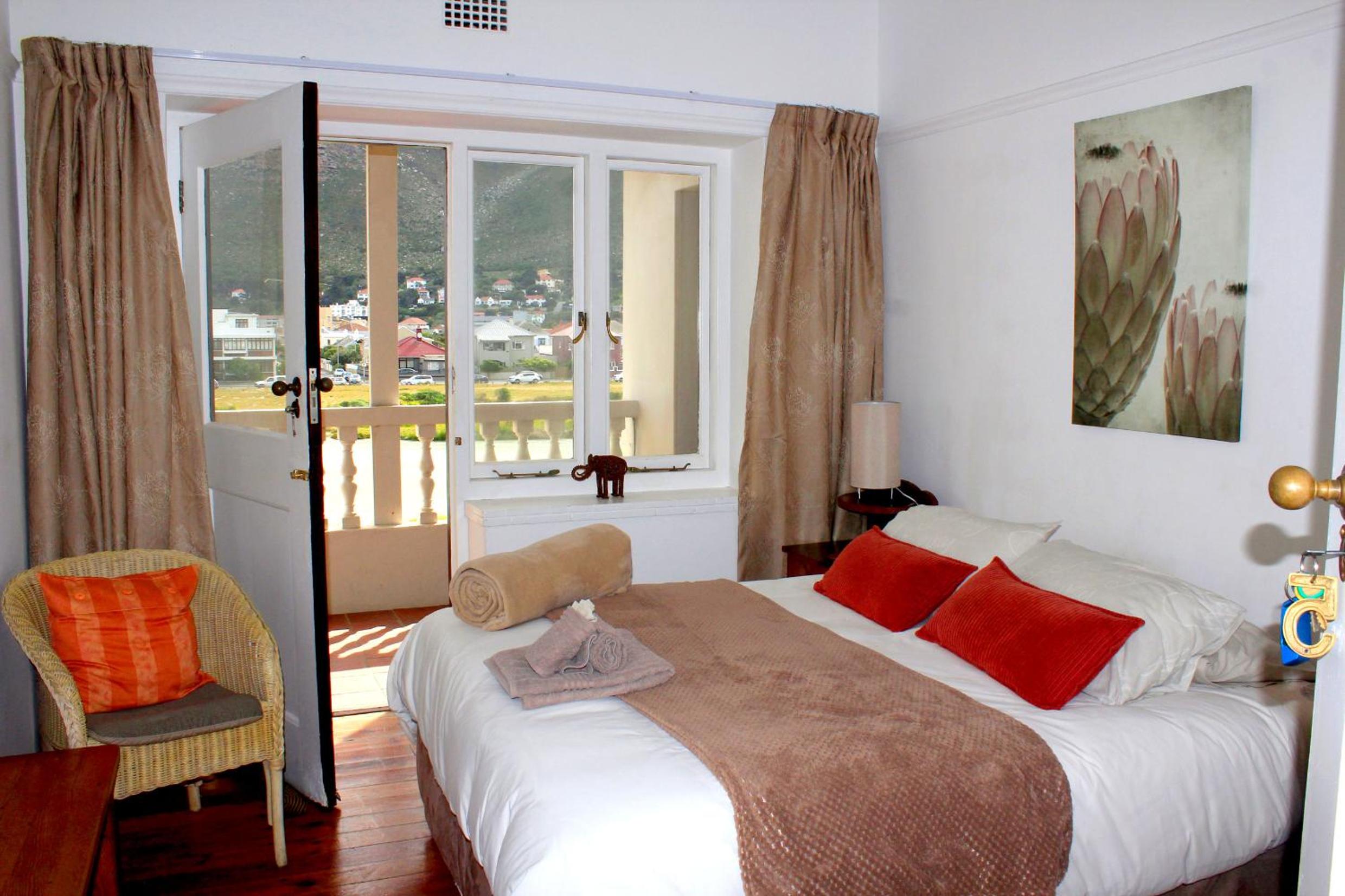 Double Room with Shared Bathroom photo 3