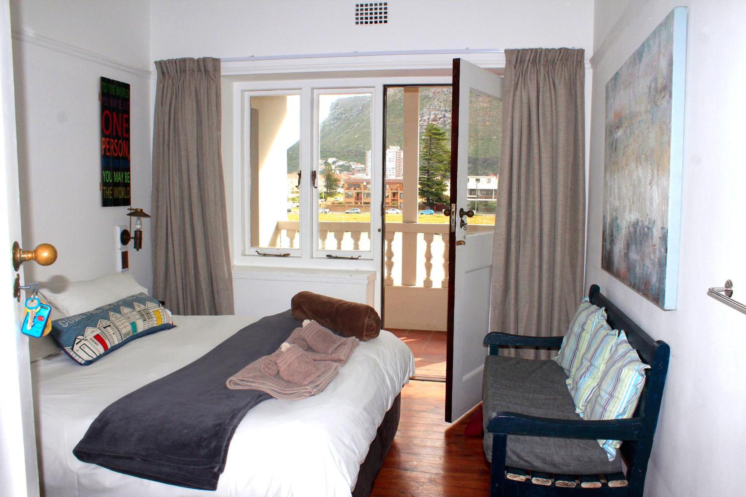 Double Room with Shared Bathroom photo 1