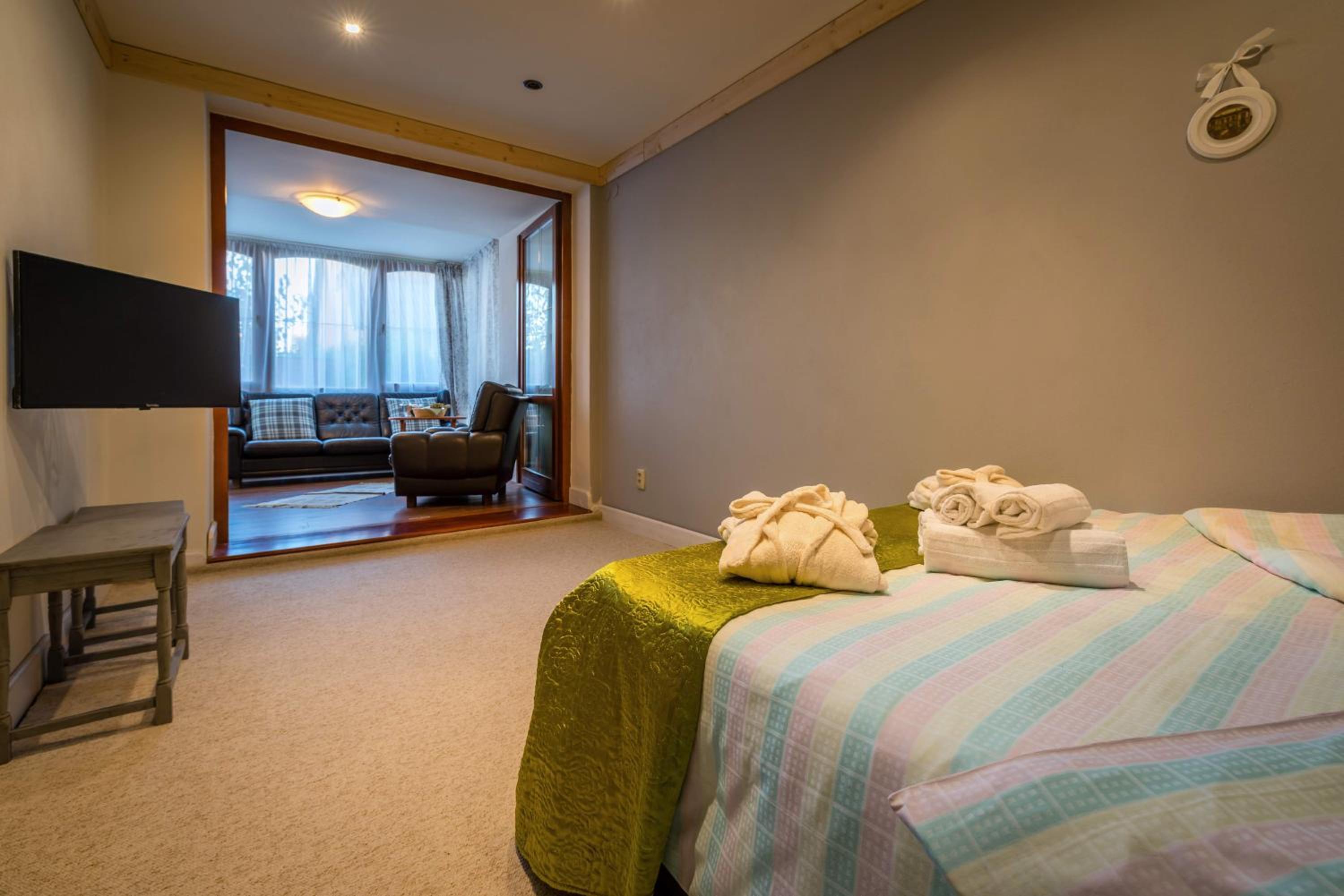 Two-Bedroom Suite photo 3