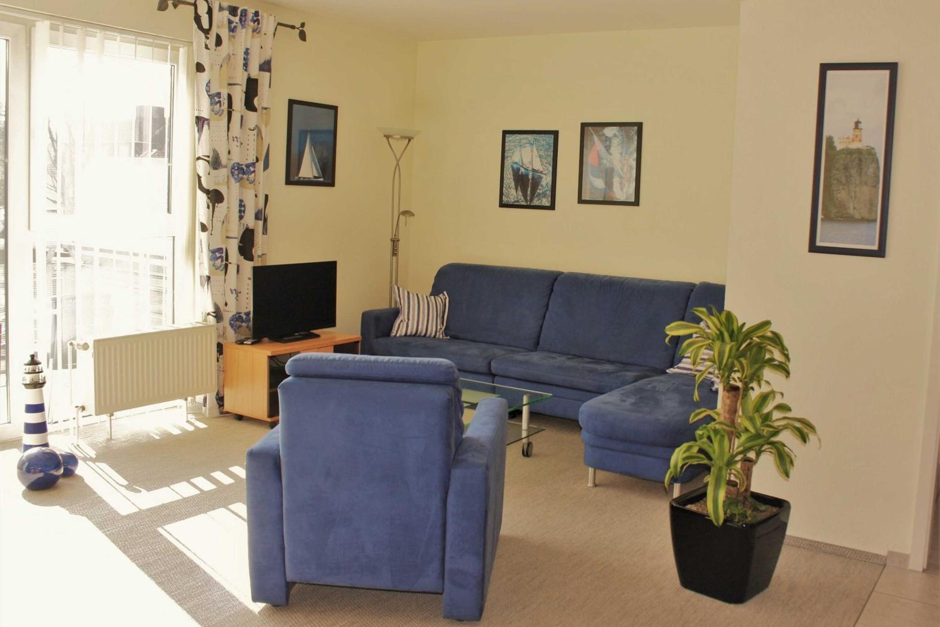 One-Bedroom Apartment with Balcony and Terrace photo 1