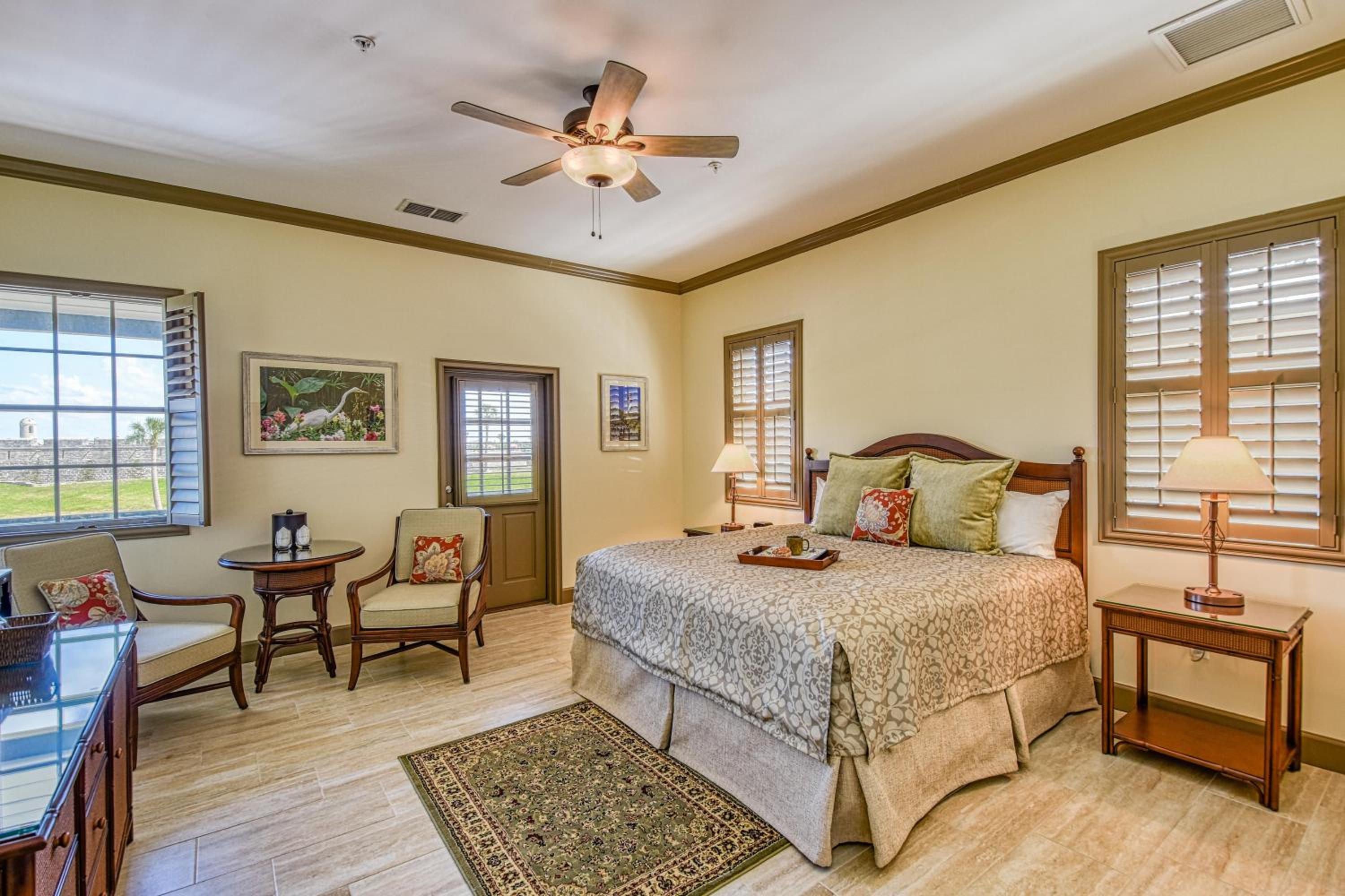 Superior King Room - Photo 4