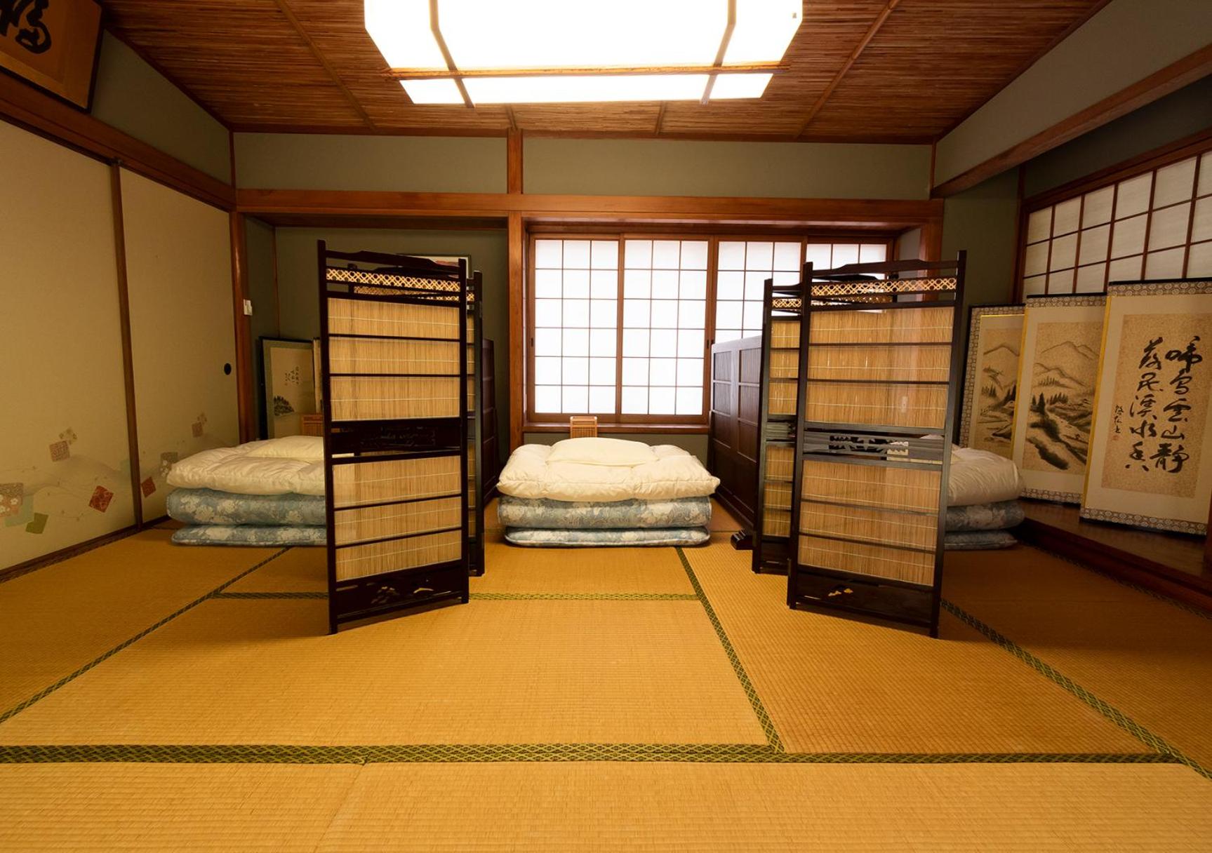 Single Futon In Japanese-Style Mixed Dormitory Room (Adult Only) - Non-Smoking photo 1