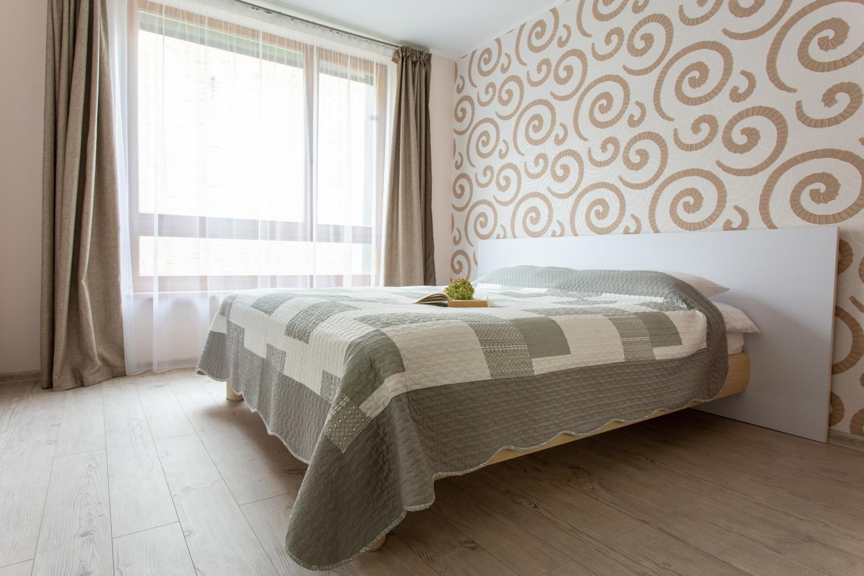 Apartment with Balcony - Photo 21