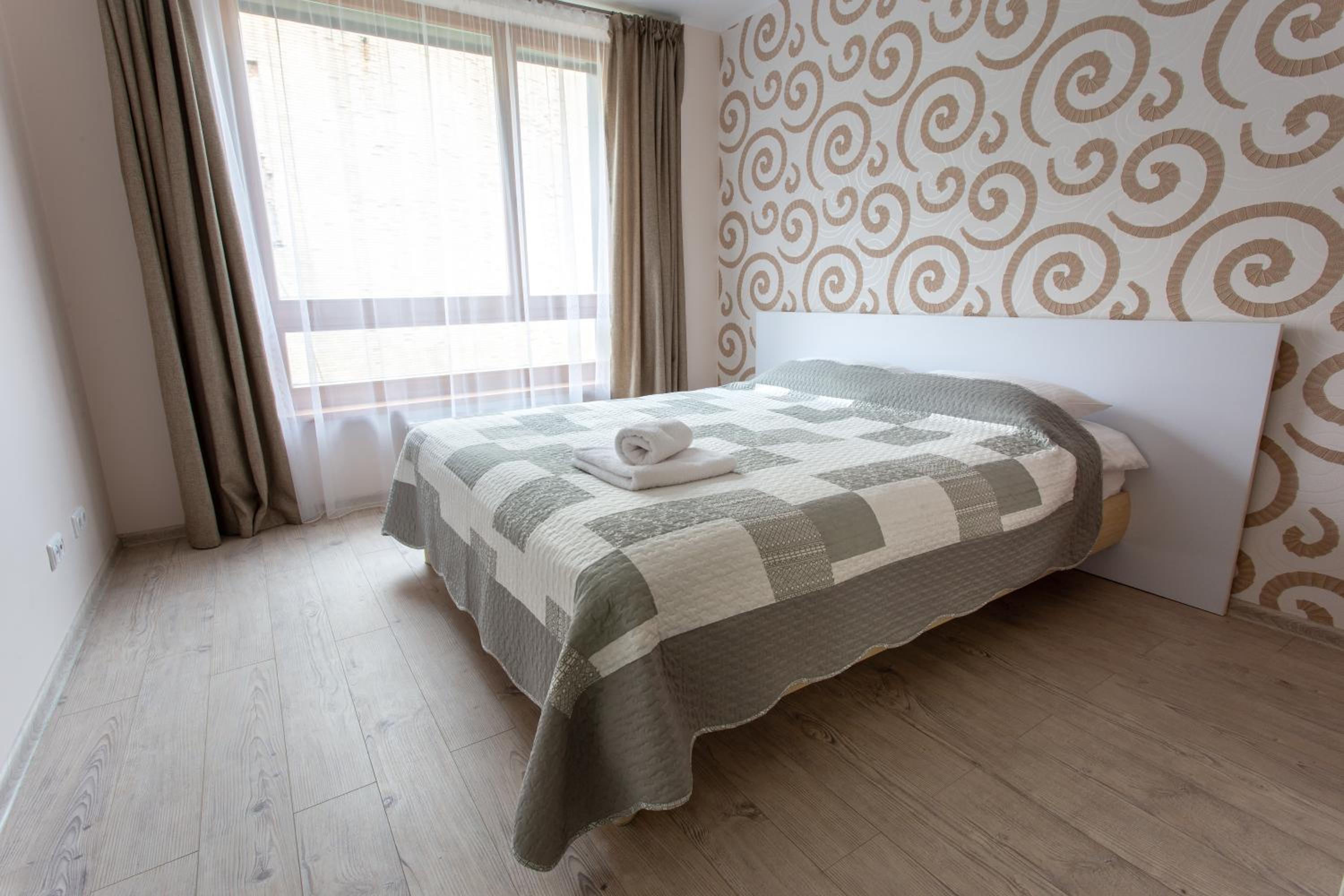 Apartment with Balcony - Photo 17