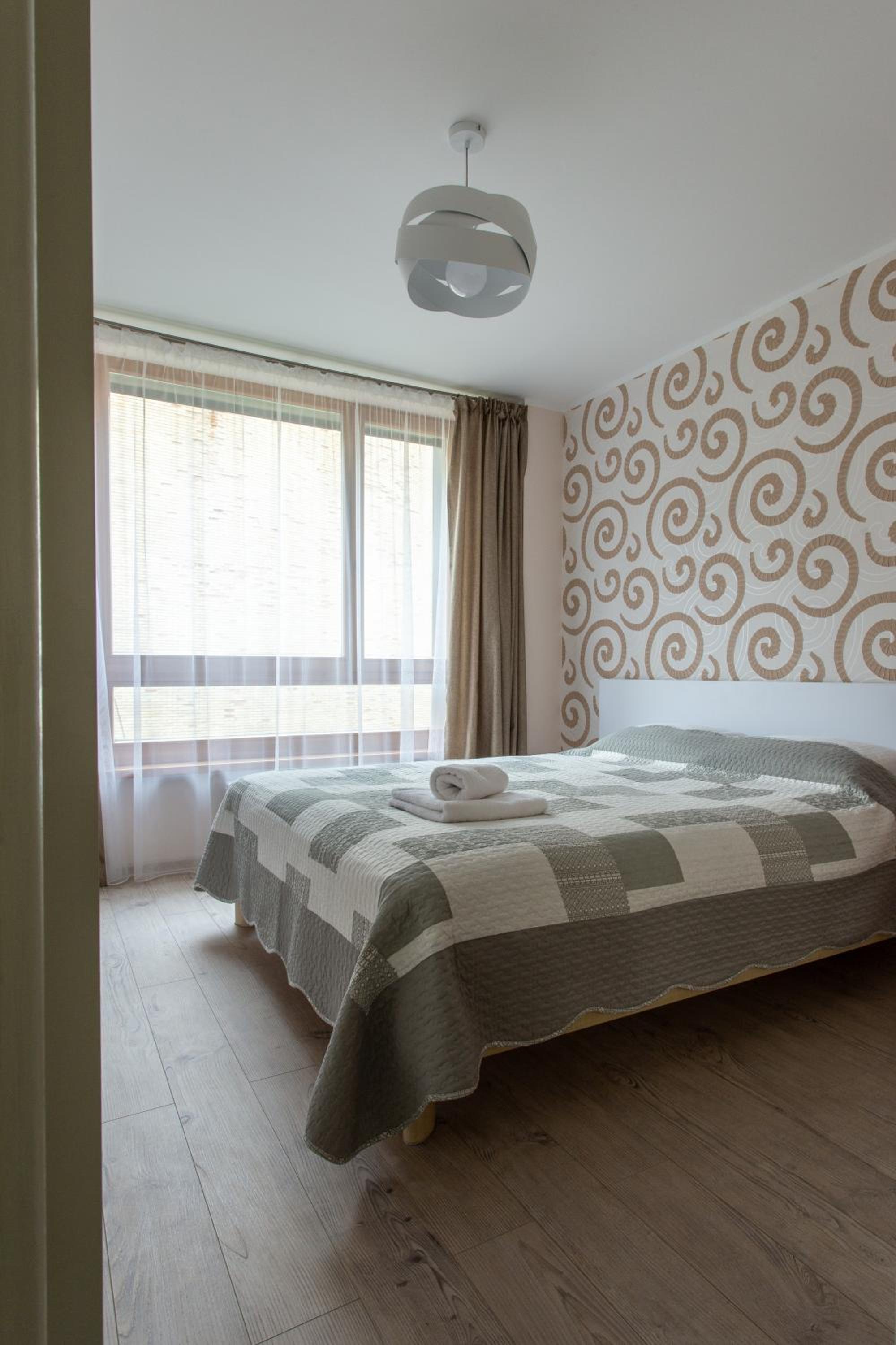 Apartment with Balcony - Photo 29