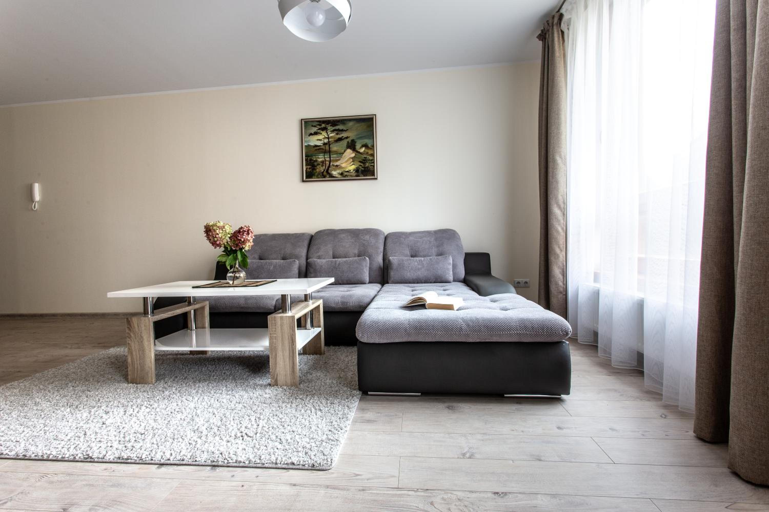Apartment with Balcony - Photo 36