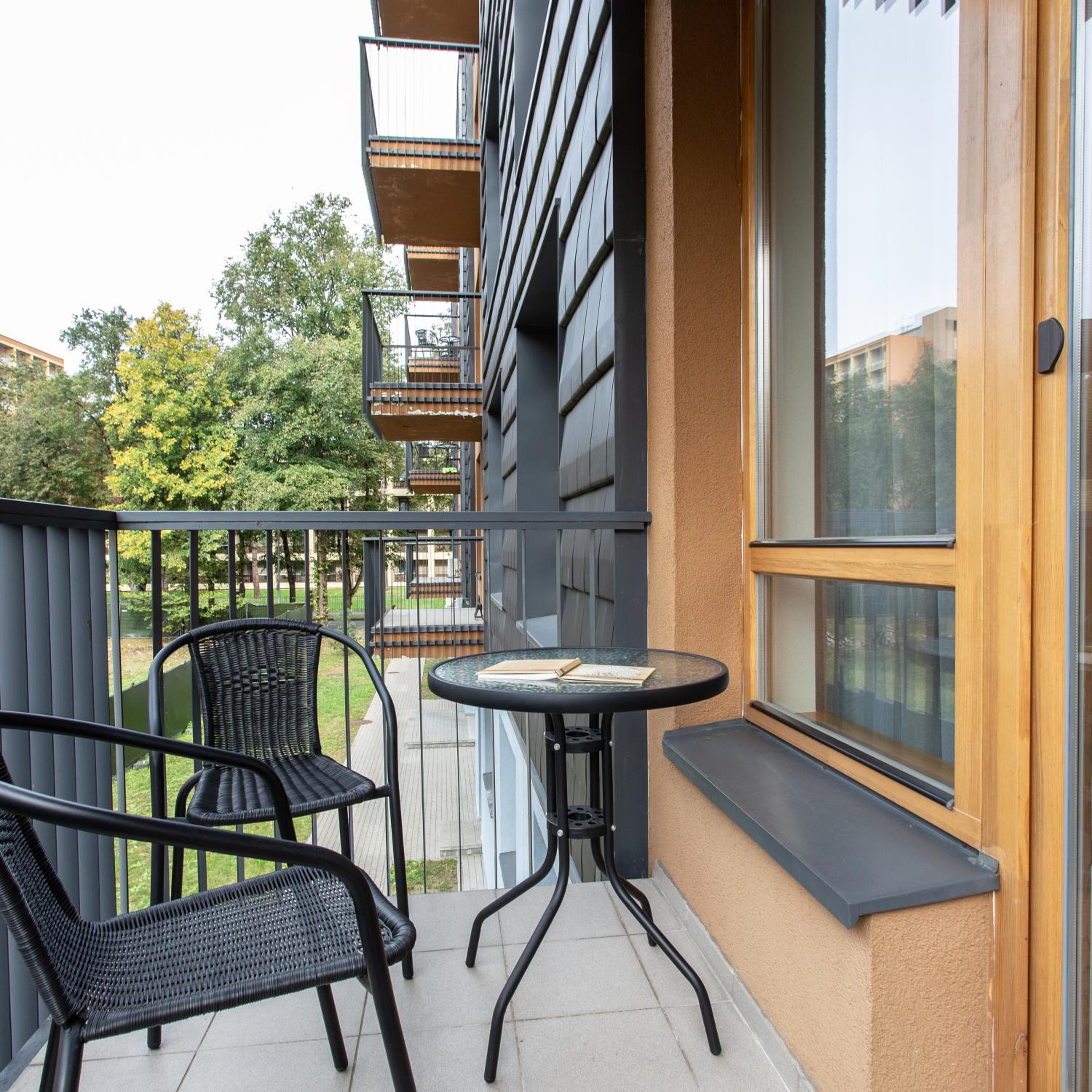 Apartment with Balcony - Photo 14