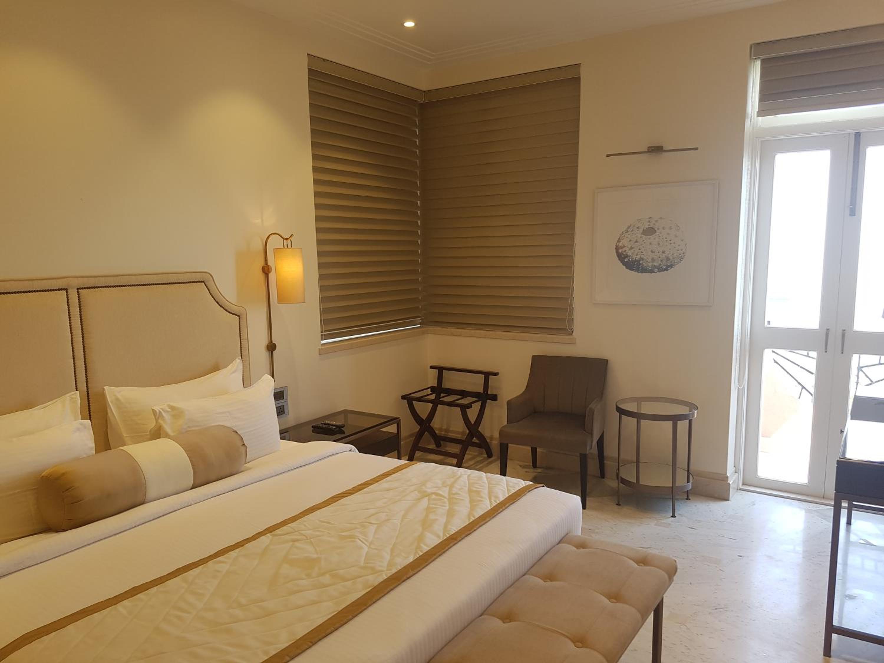 Superior Deluxe Balcony Sea Facing Room - Photo 2