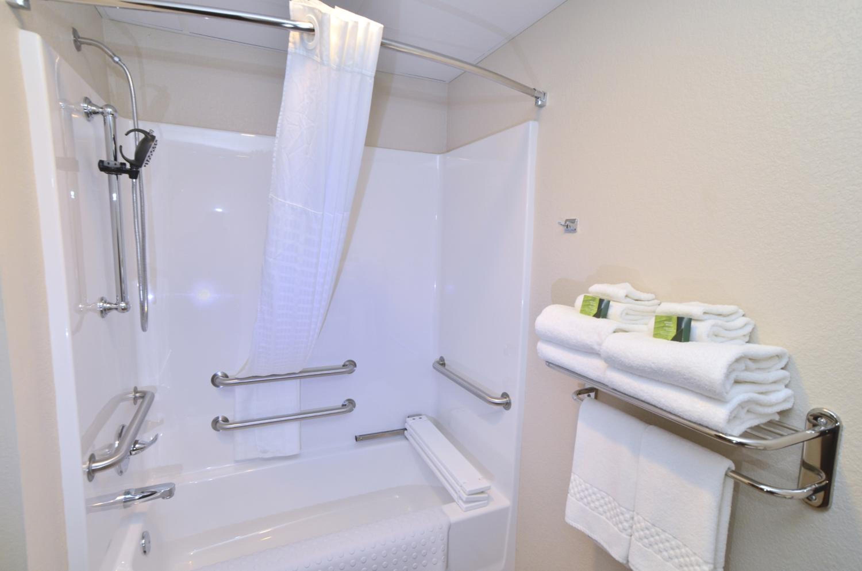 King Room - Disability Access photo 3