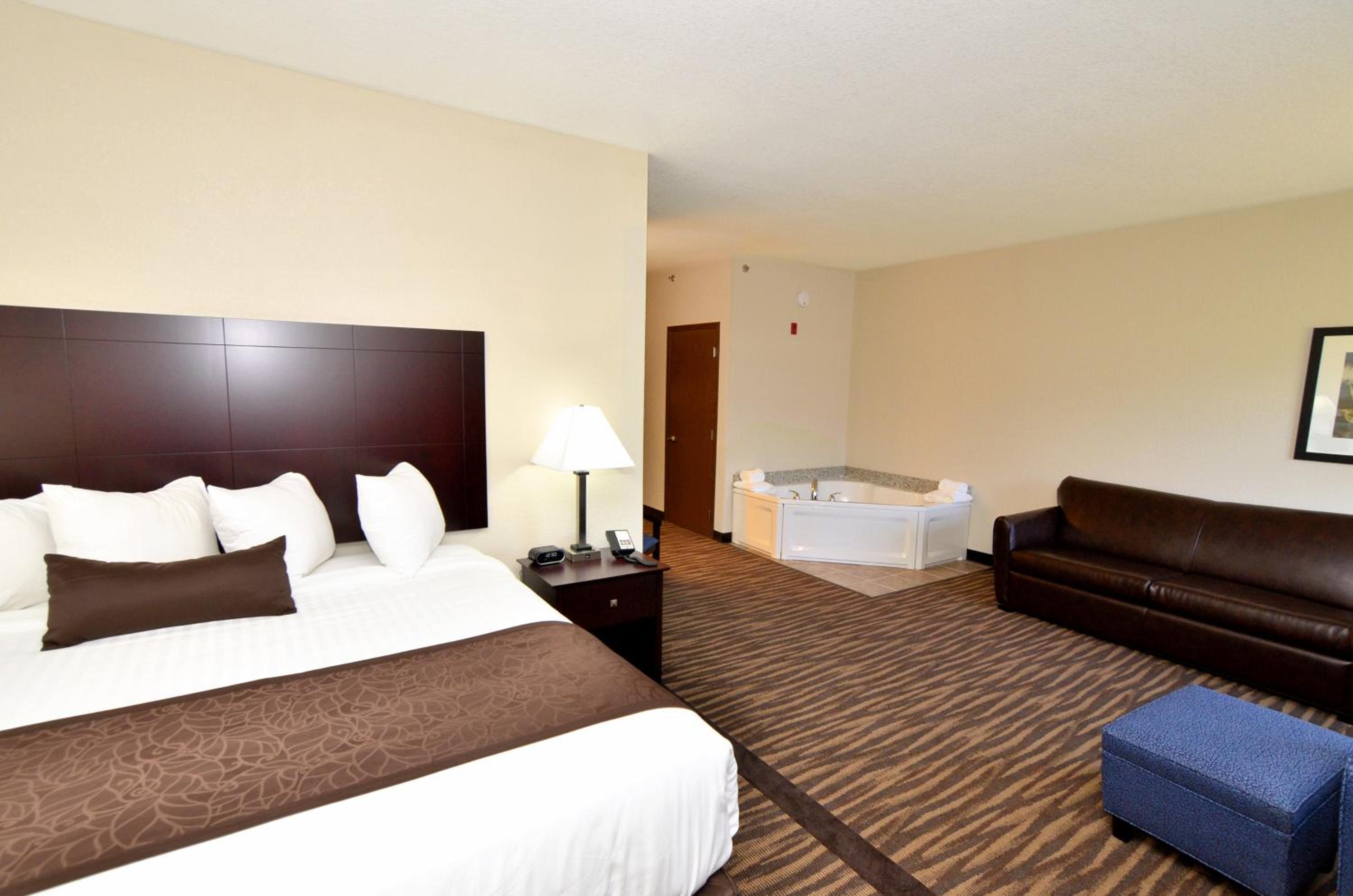 King Suite with Spa Bath photo 2
