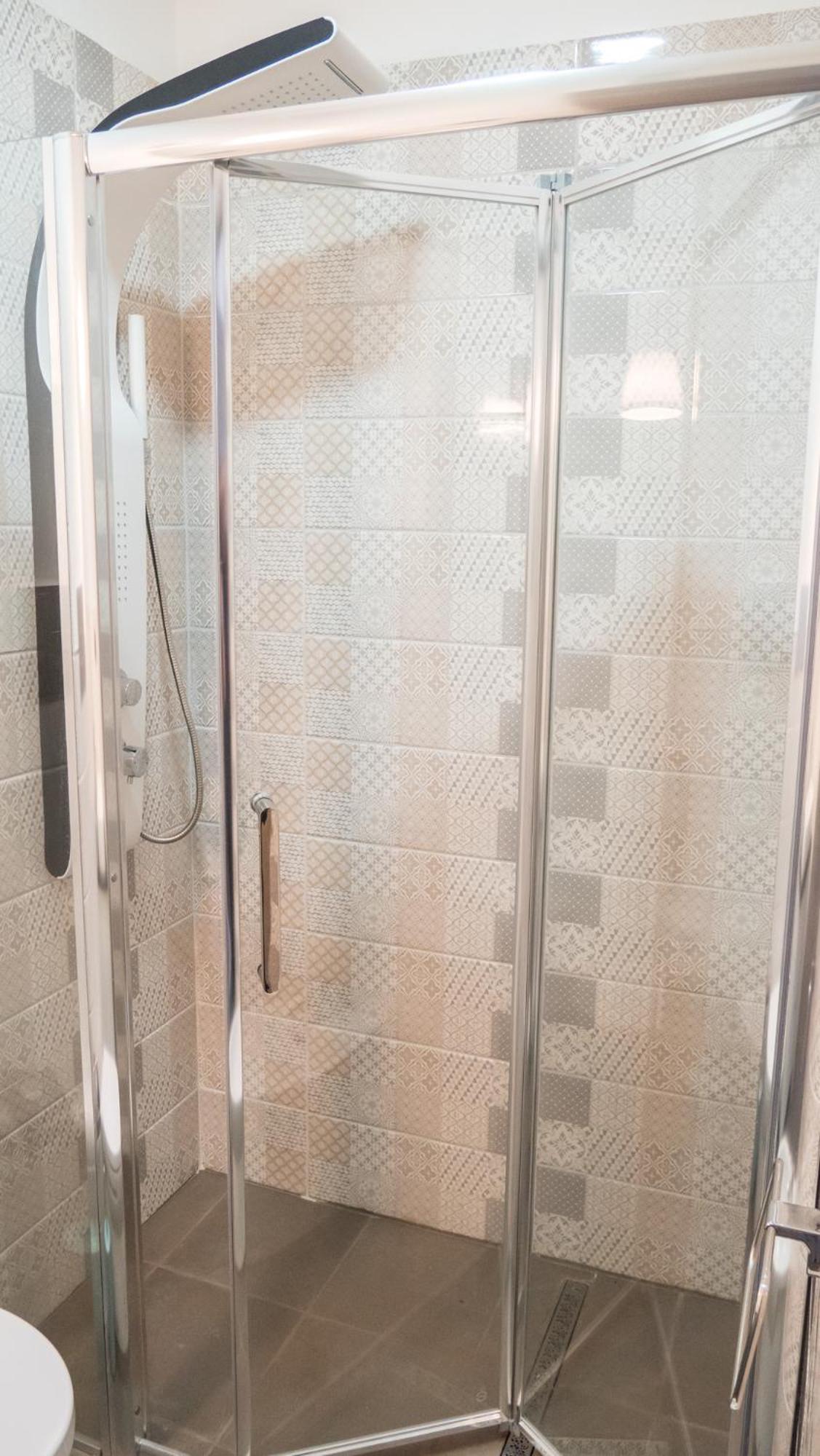 Standard Triple Room - Photo 8
