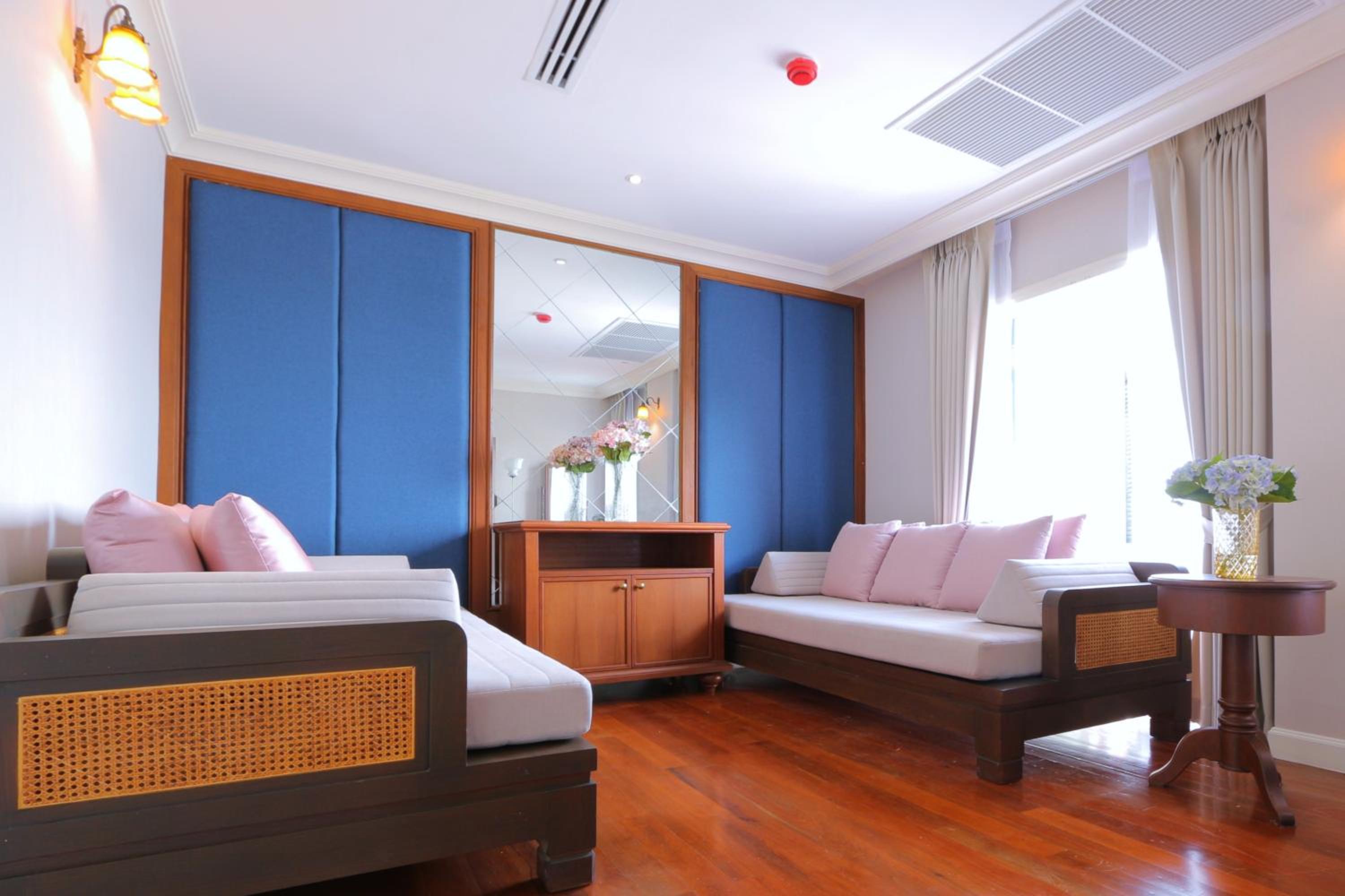 Executive Suite