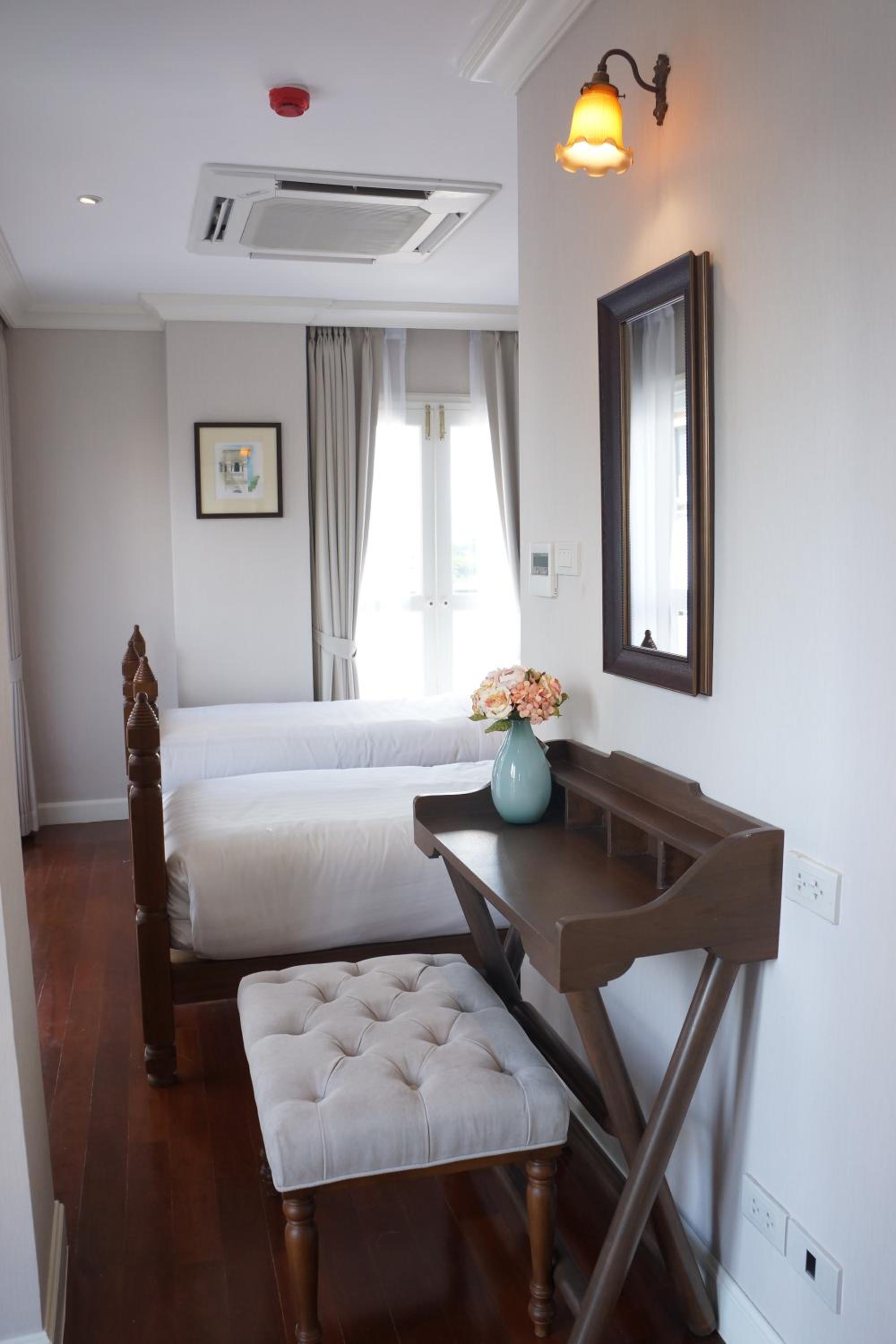 Two-Bedroom Suite thumbnail 6