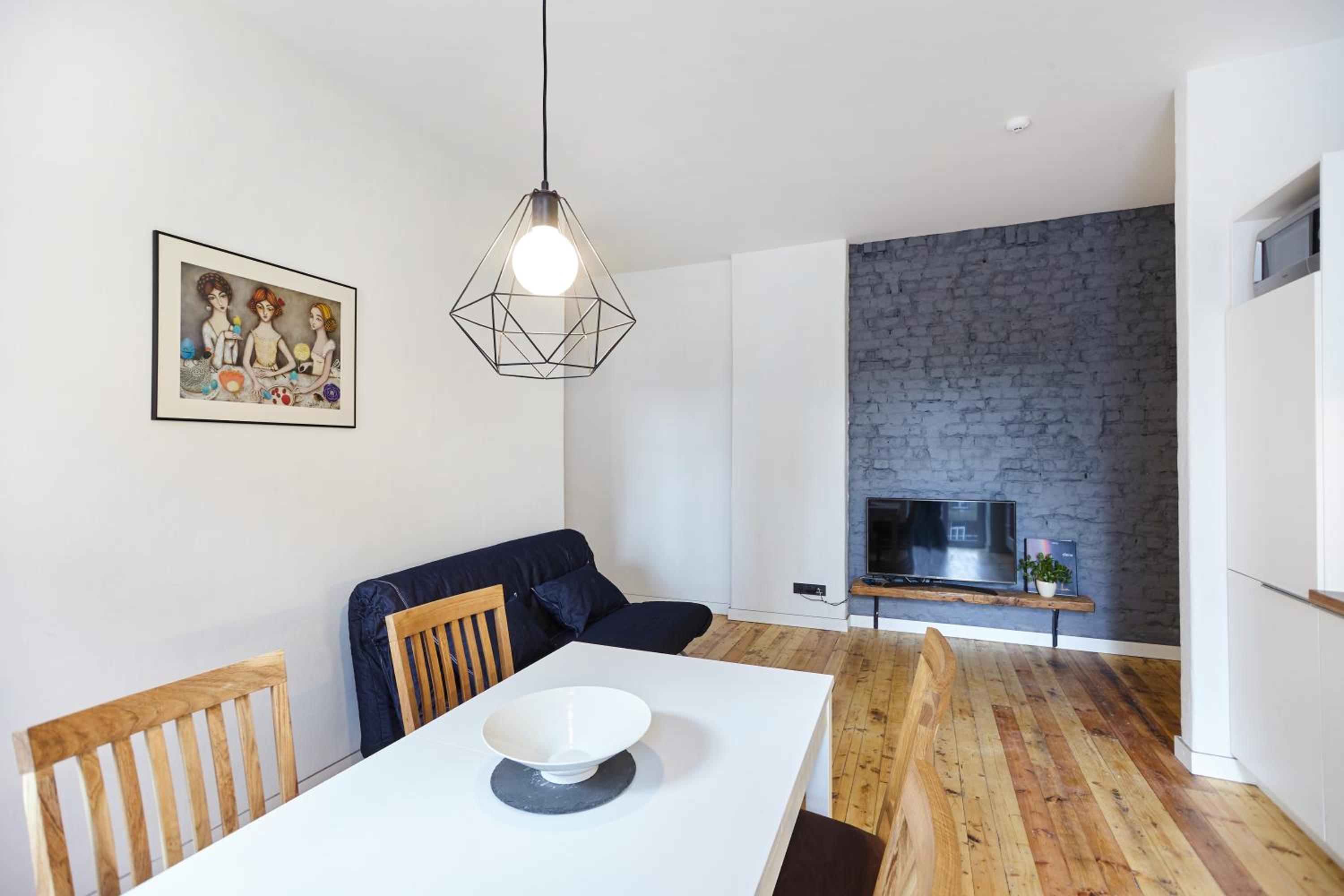 Two-Bedroom Apartment with Balcony - Photo 11