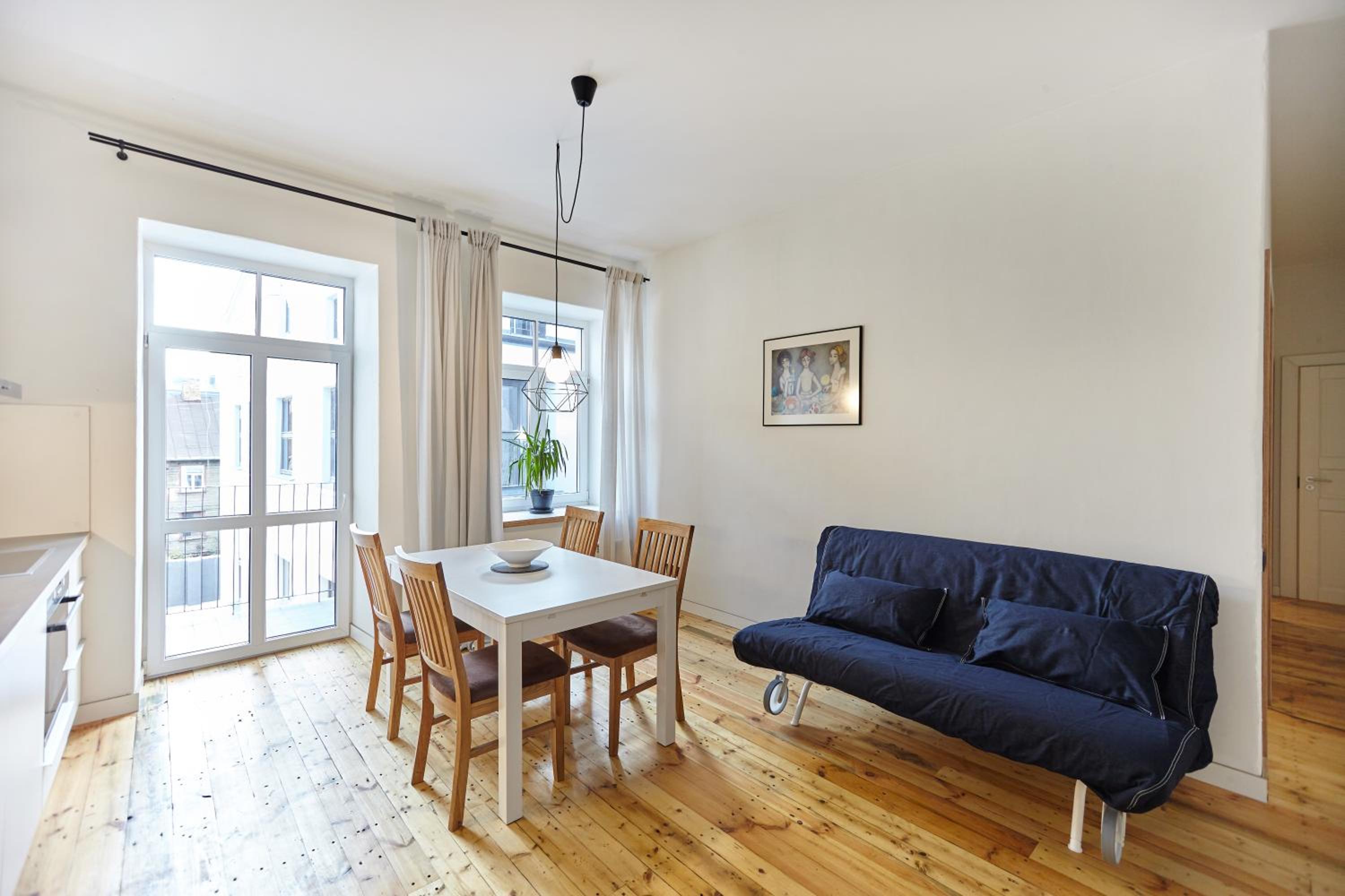 Two-Bedroom Apartment with Balcony - Photo 12
