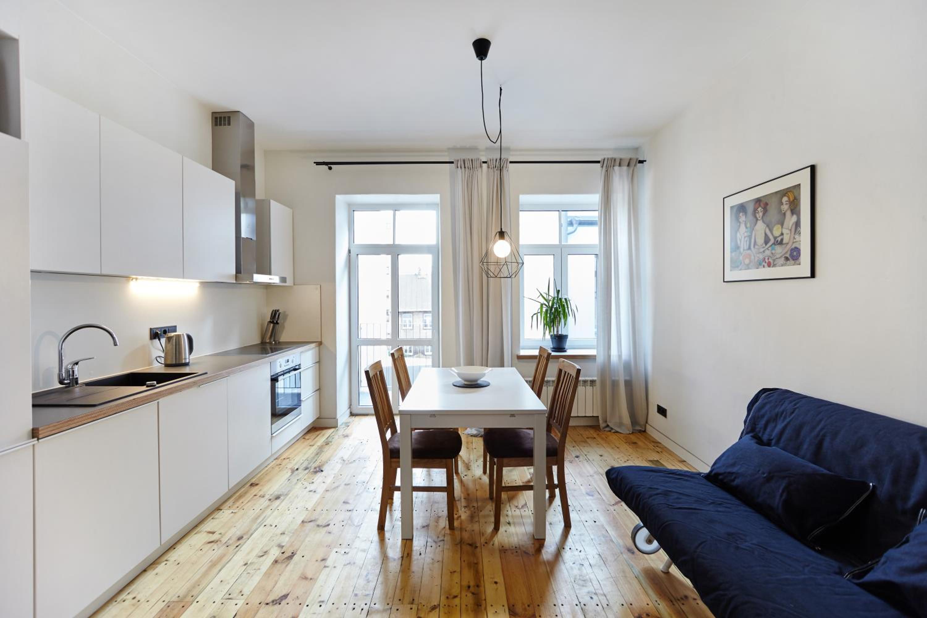 Two-Bedroom Apartment with Balcony - Photo 13