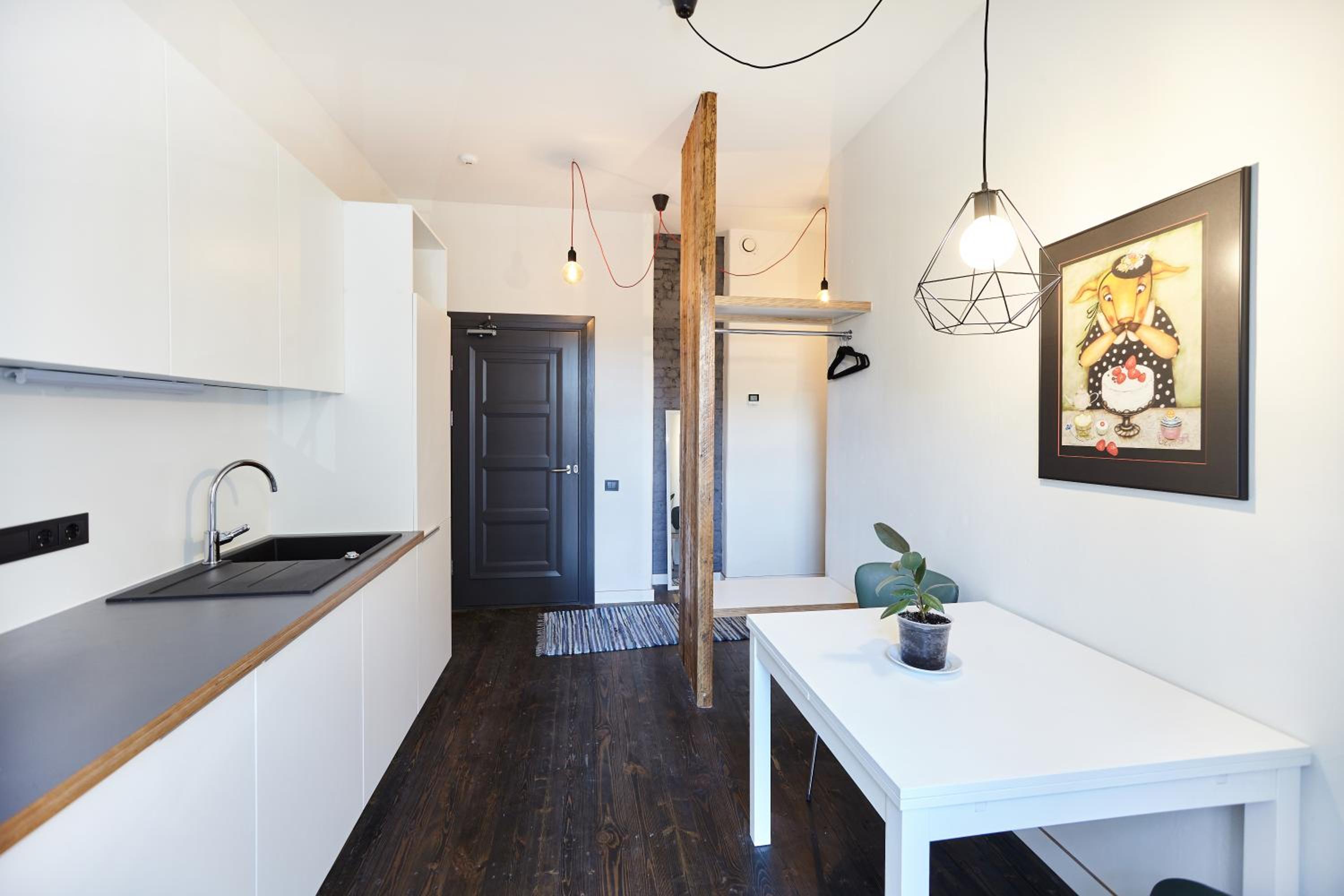 Standard Two-Bedroom Apartment with Balcony - Photo 4