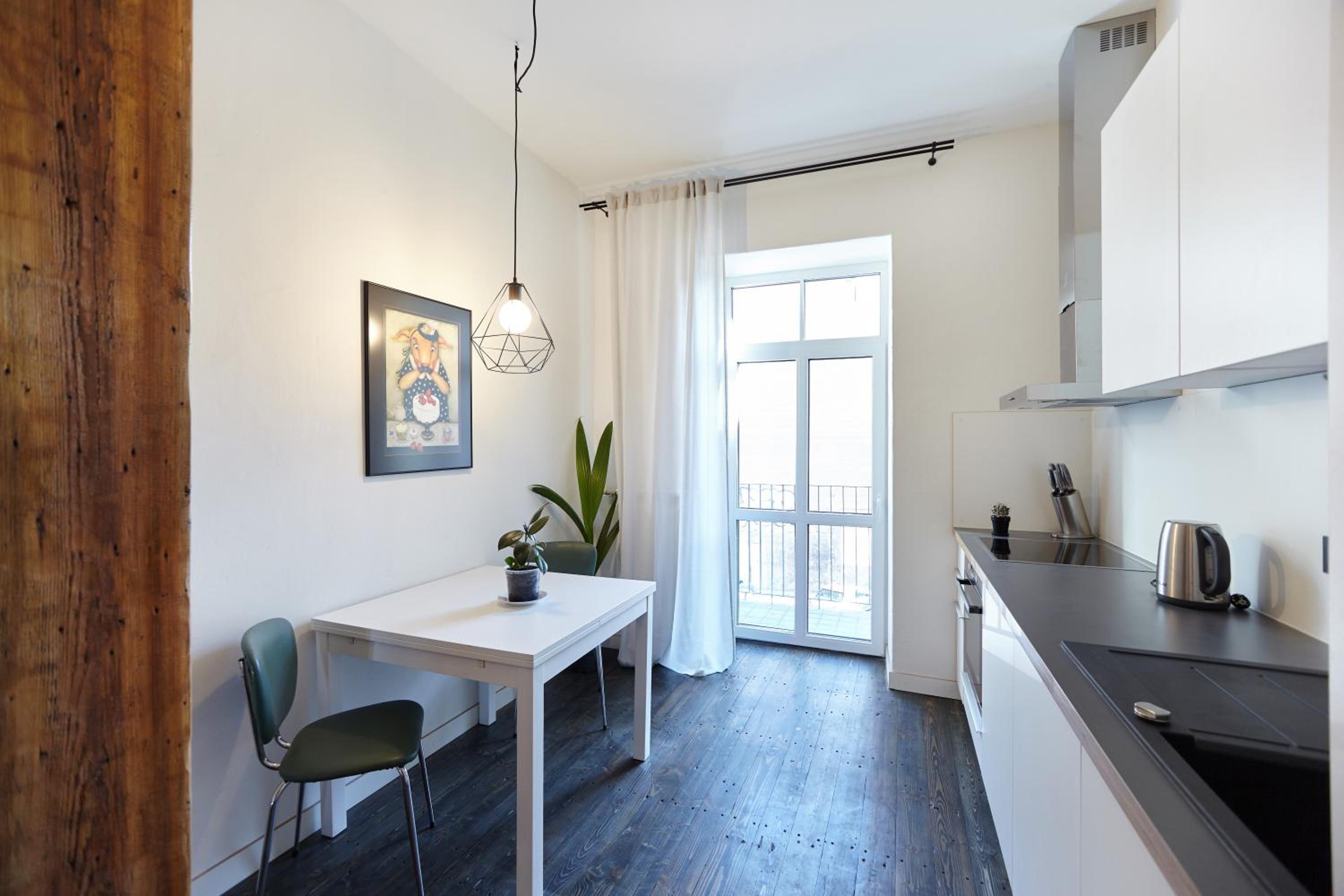 Standard Two-Bedroom Apartment with Balcony - Photo 5