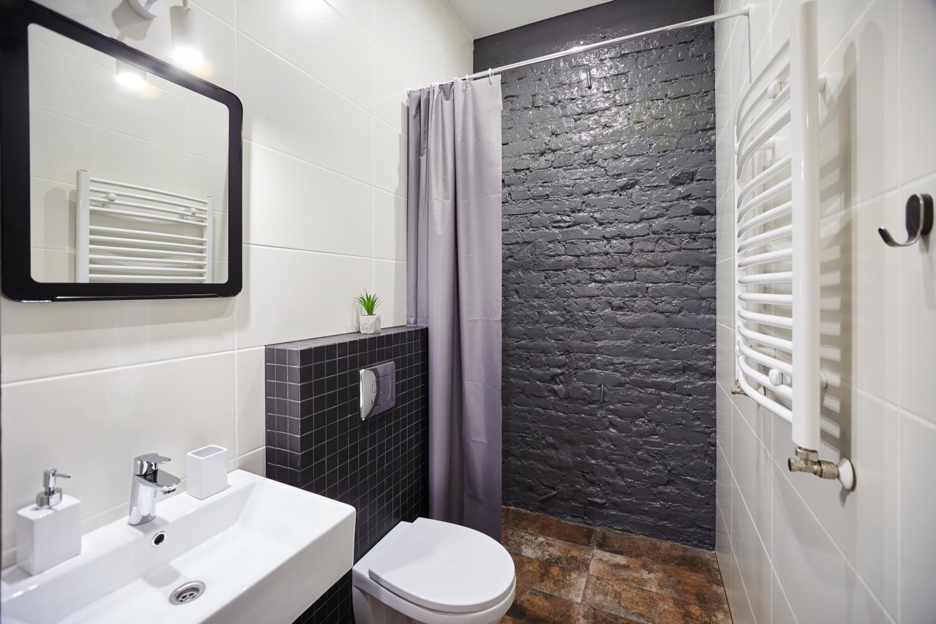 Standard Two-Bedroom Apartment with Balcony - Photo 7