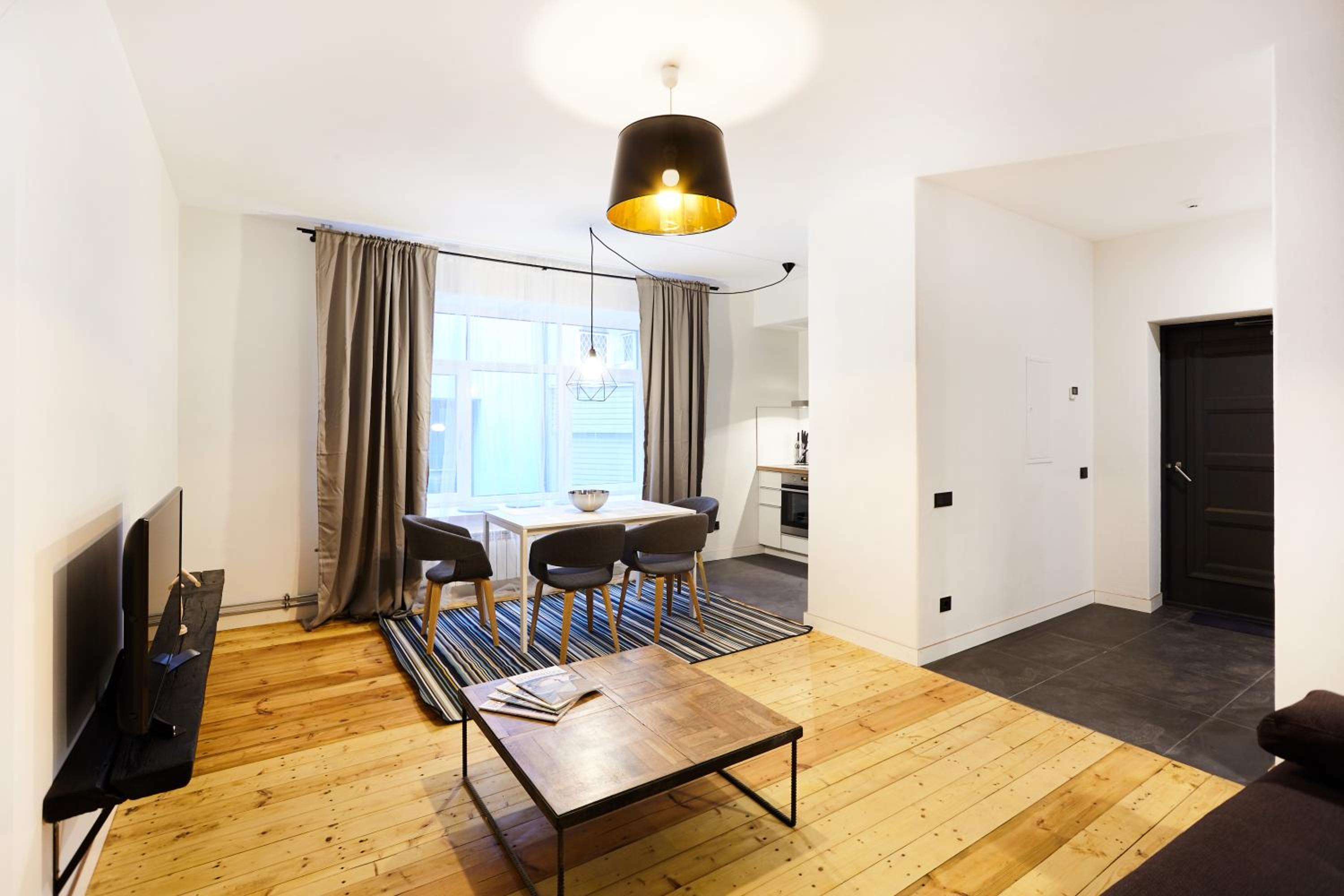 One-Bedroom Apartment - Photo 4