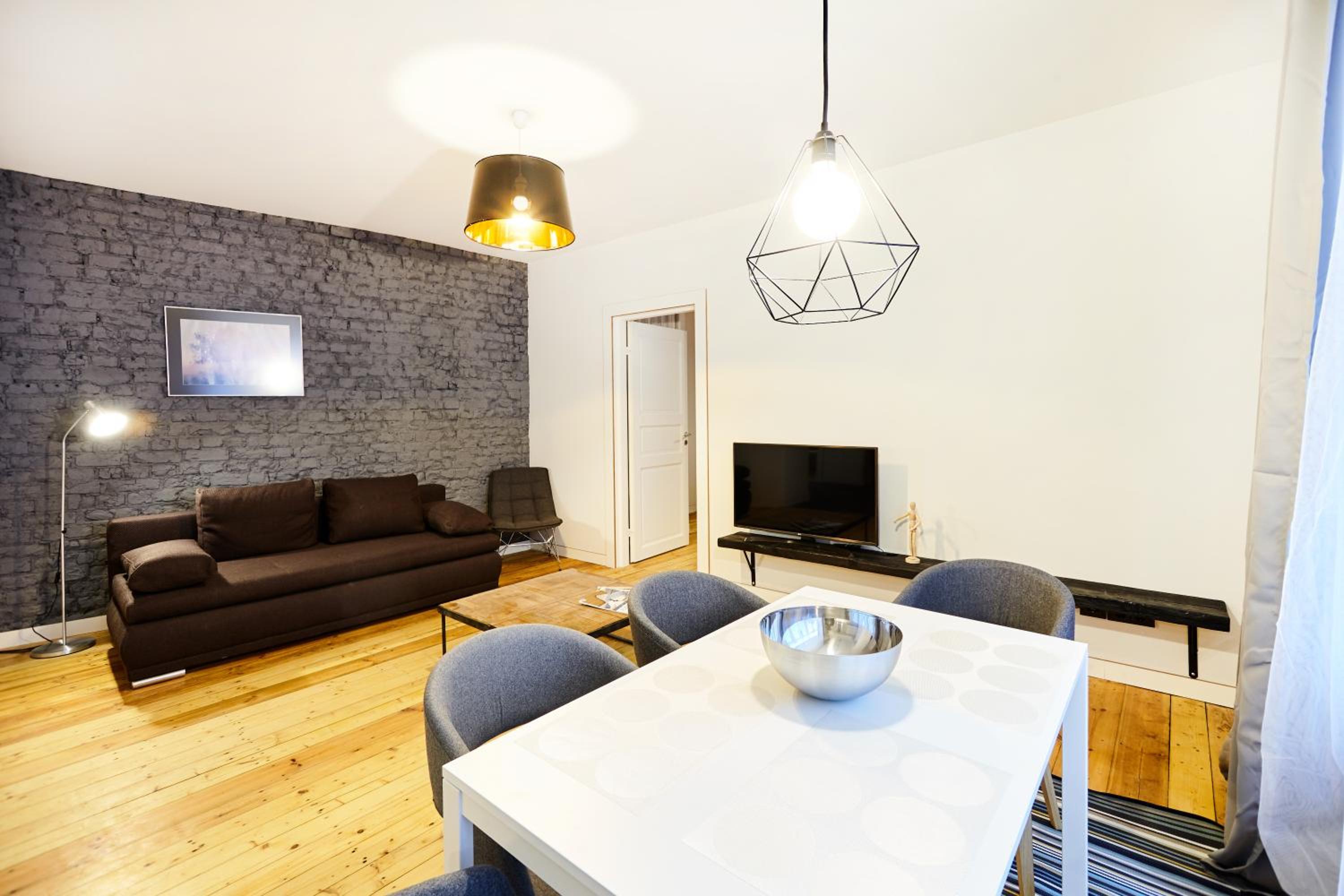 One-Bedroom Apartment - Photo 5