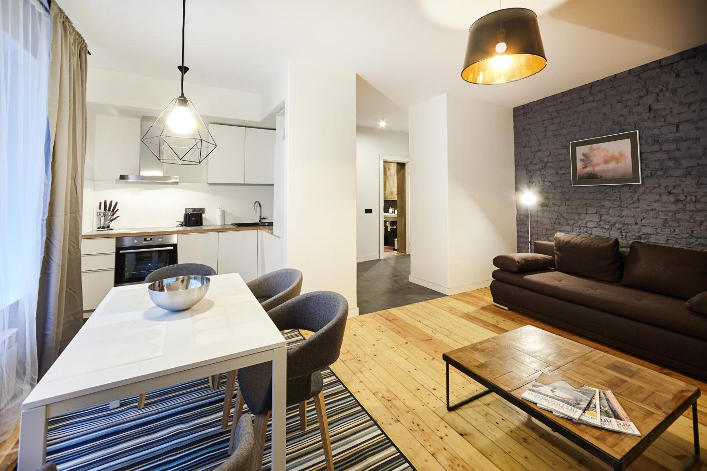 One-Bedroom Apartment - Photo 7